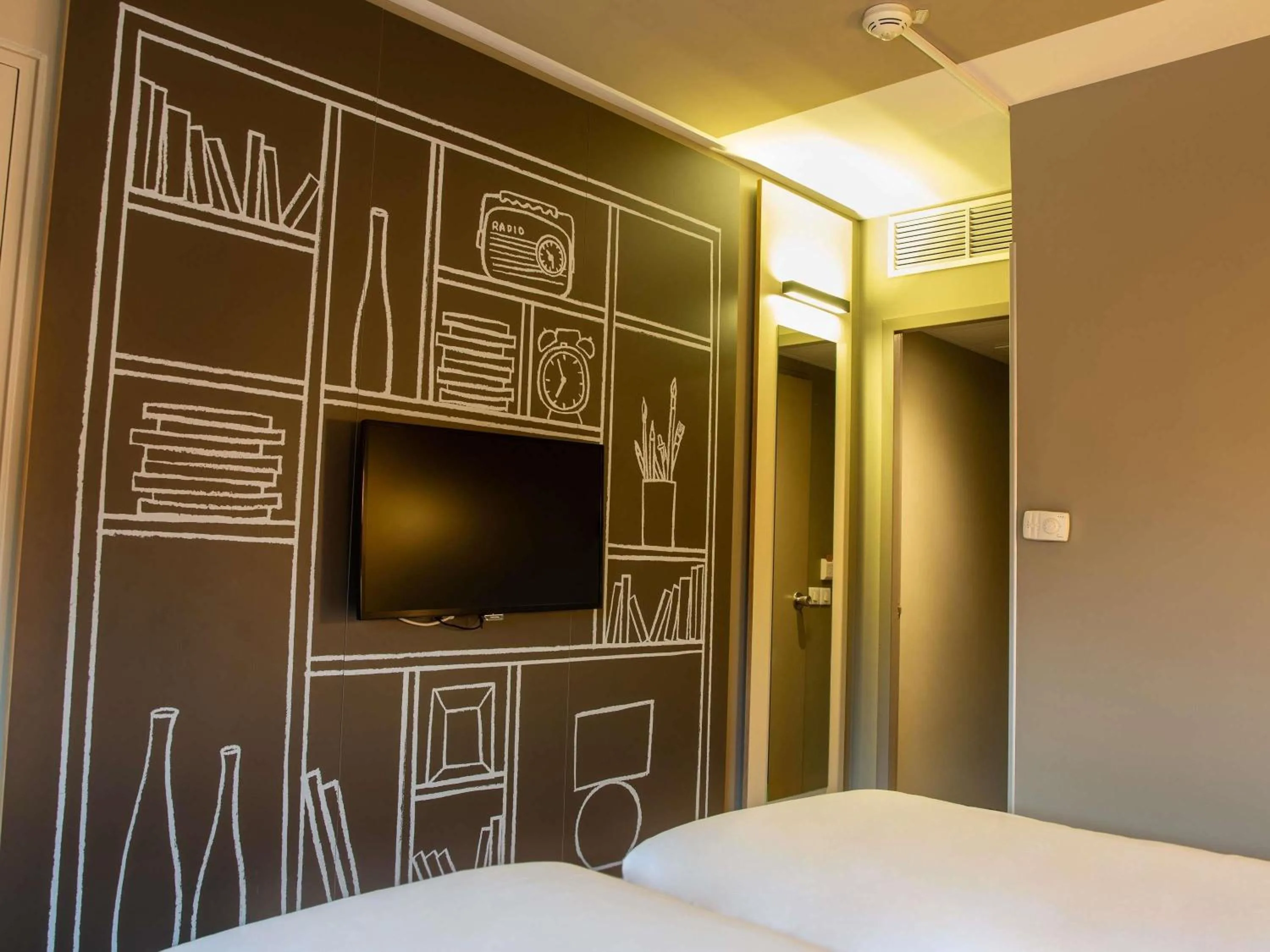 Bedroom, Bed in ibis Paris Bercy Village