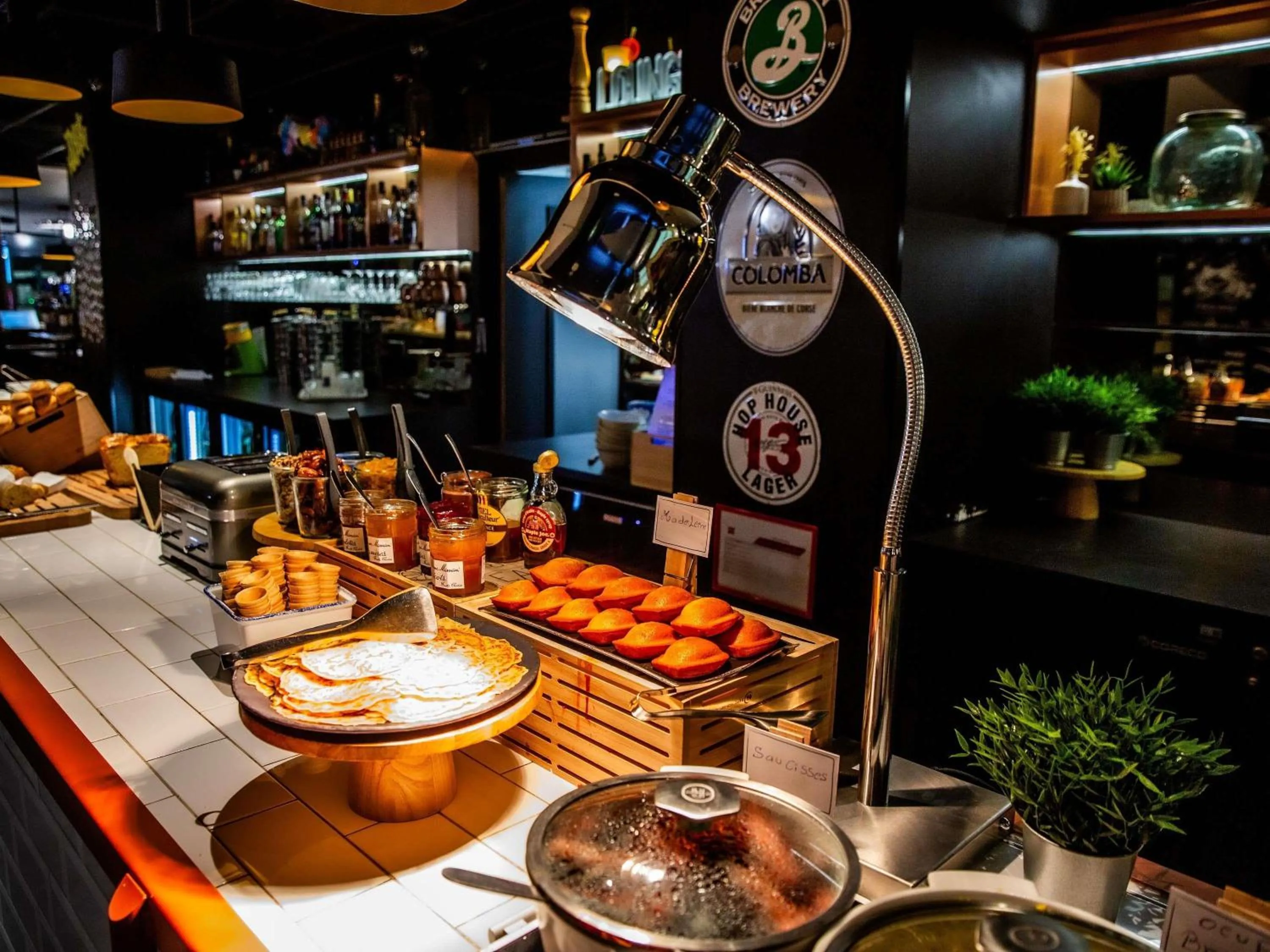 Breakfast in ibis Paris Bercy Village