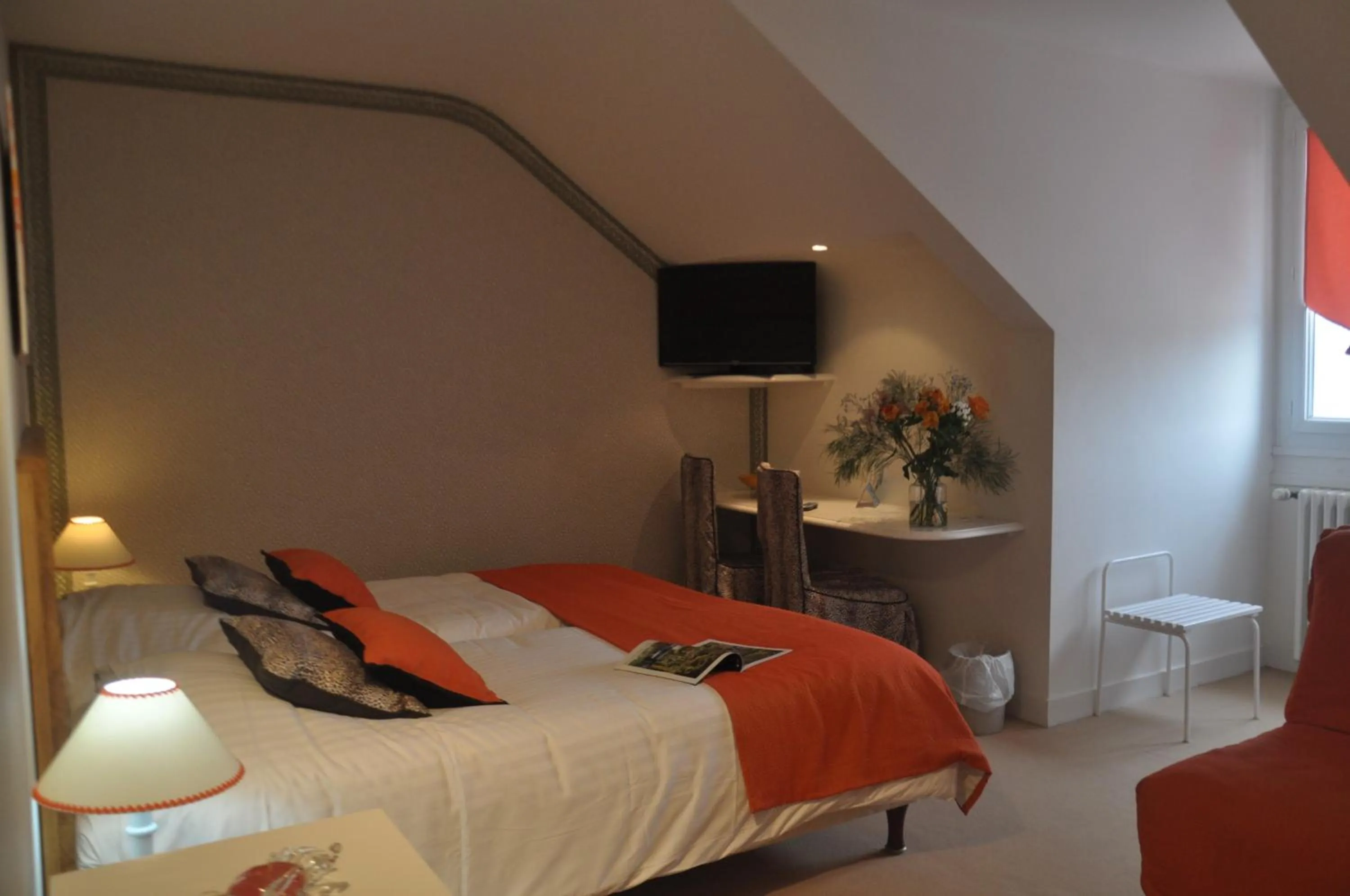 Bed in Logis Auberge Du Centre