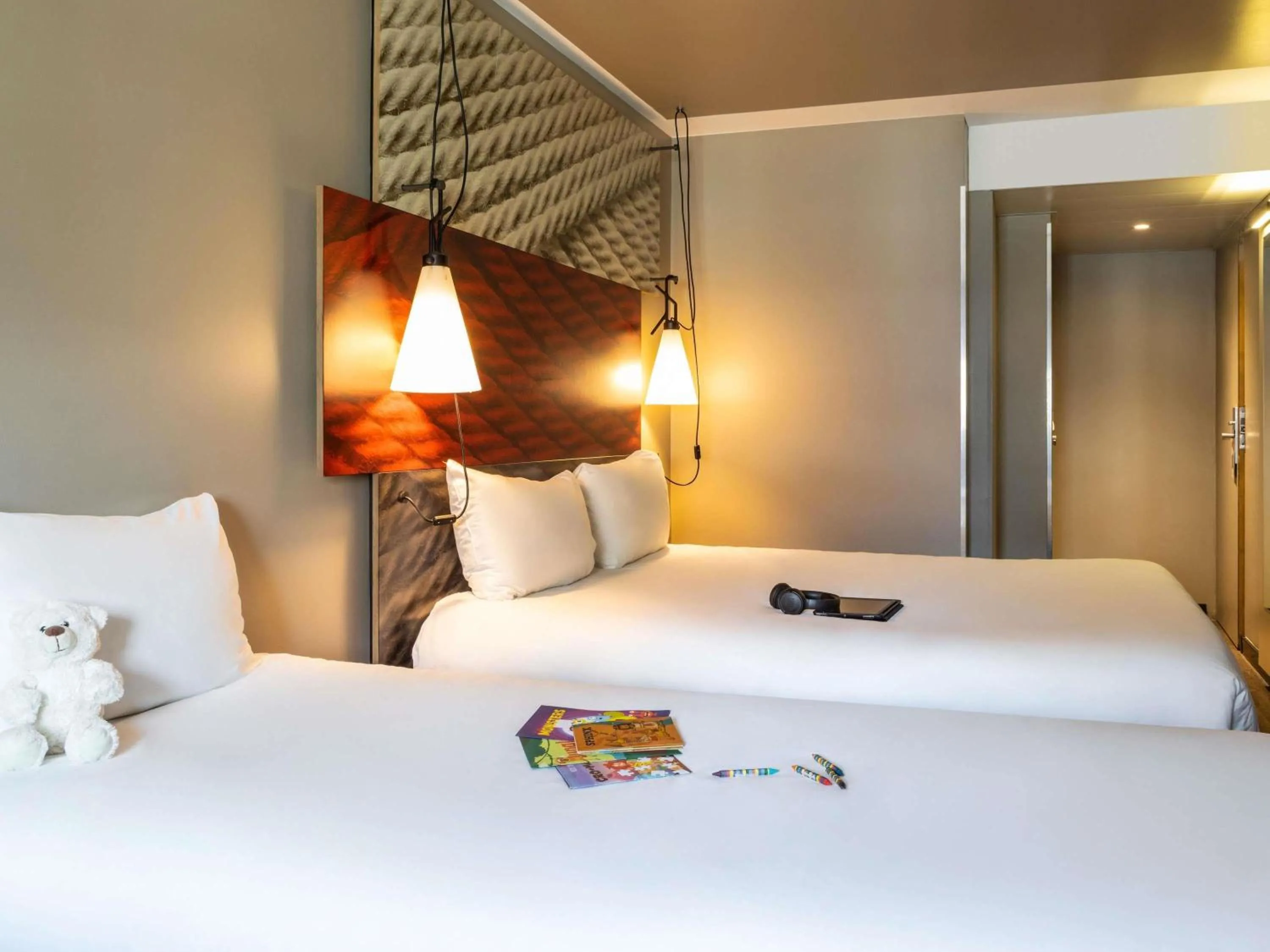 Bedroom, Bed in ibis Paris Gare du Nord La Fayette