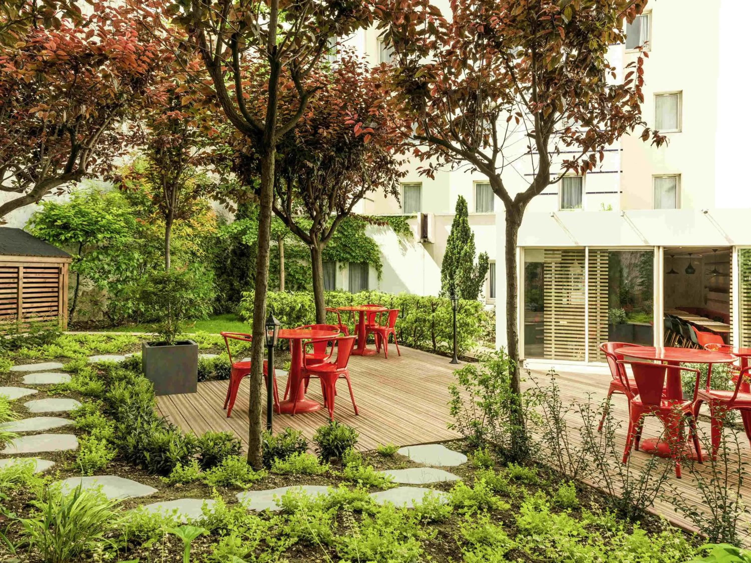 Property building in ibis Paris Gare du Nord La Fayette