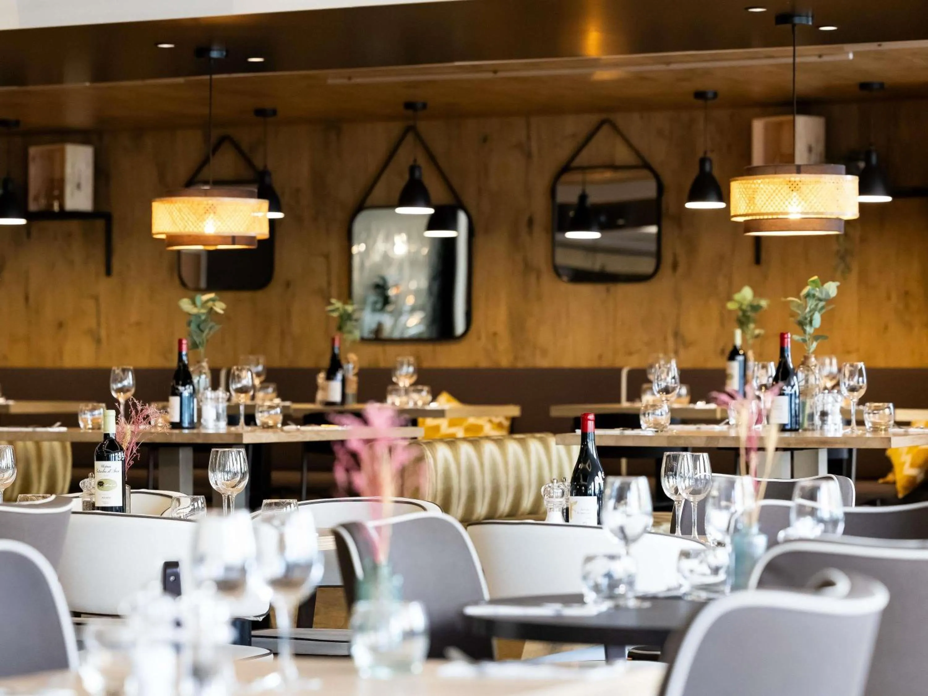 Restaurant/places to eat in ibis Bordeaux Centre Meriadeck