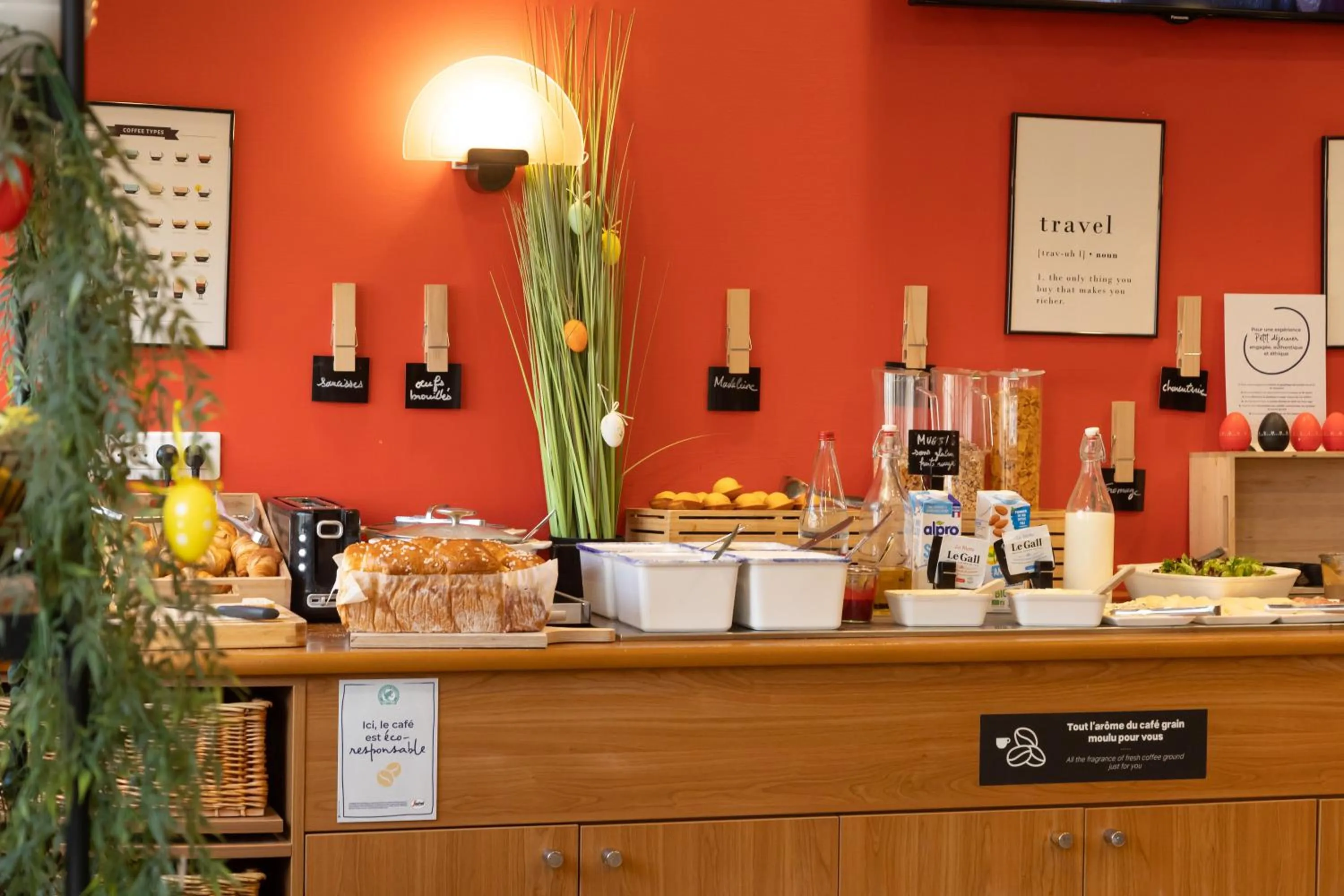 Buffet breakfast in ibis Le Puy-en-Velay Centre