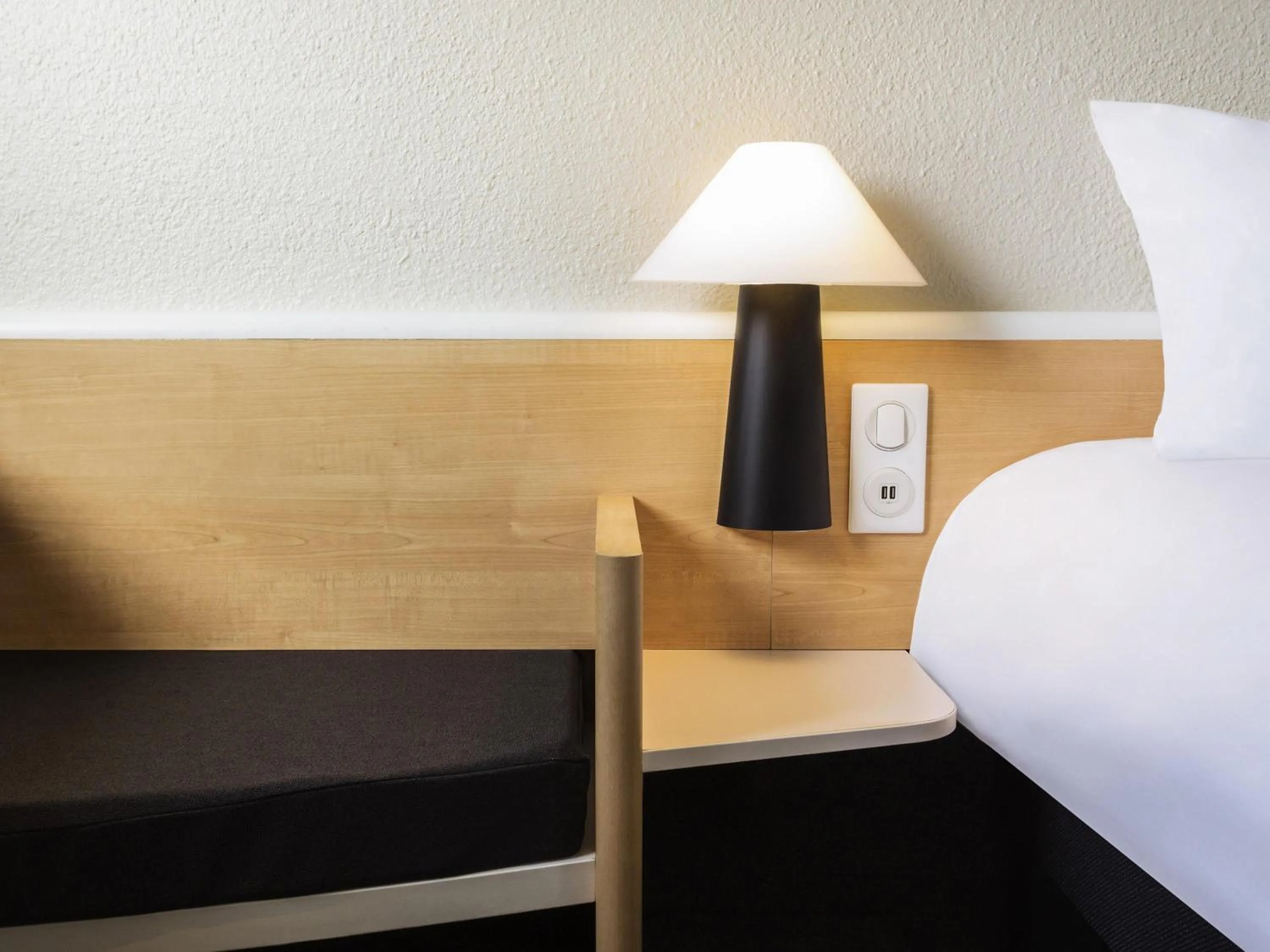 Bedroom, Bed in Ibis Paris Nord Villepinte Parc des Expositions