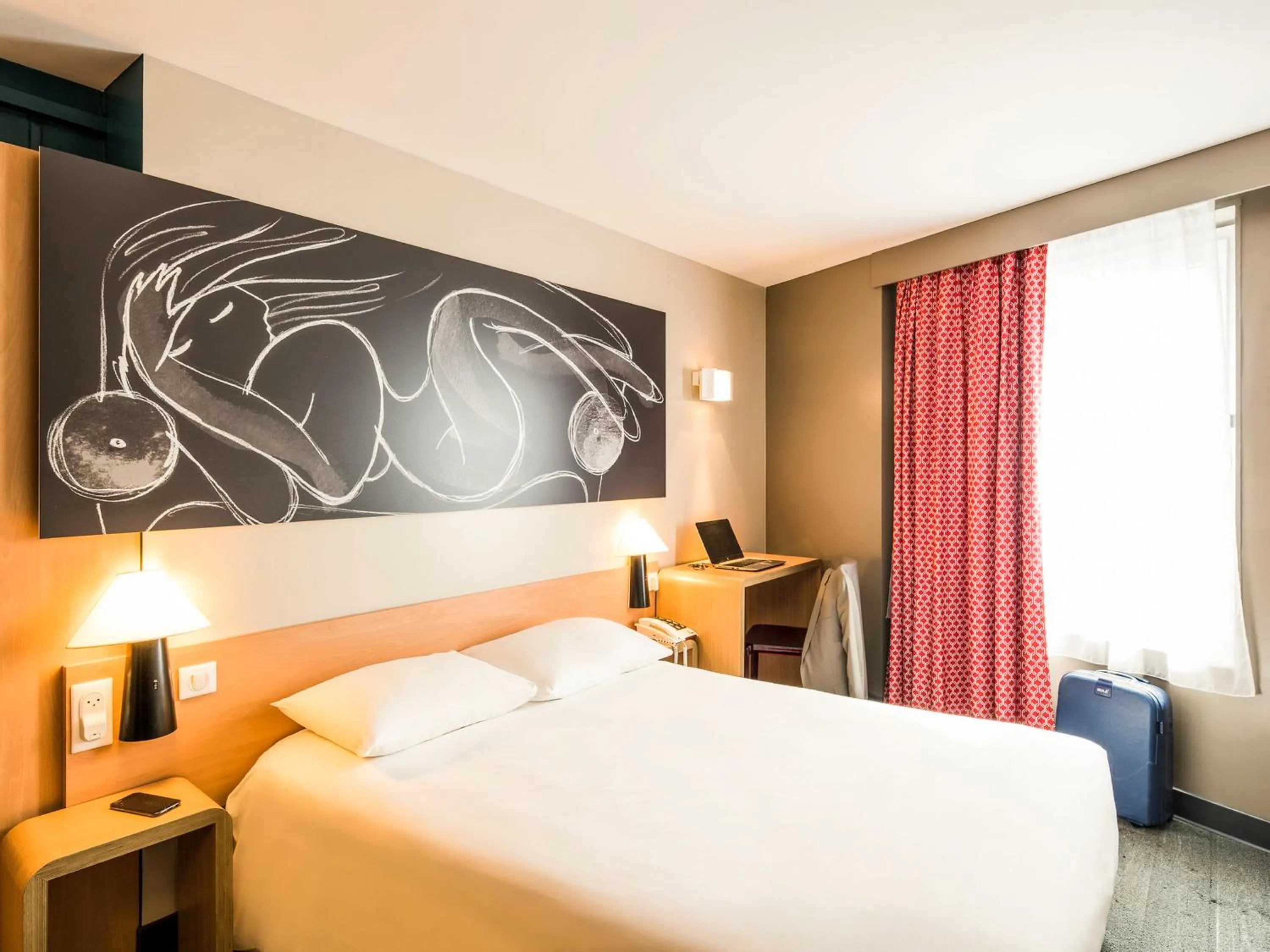 Photo of the whole room, Bed in Ibis Paris Nord Villepinte Parc des Expositions
