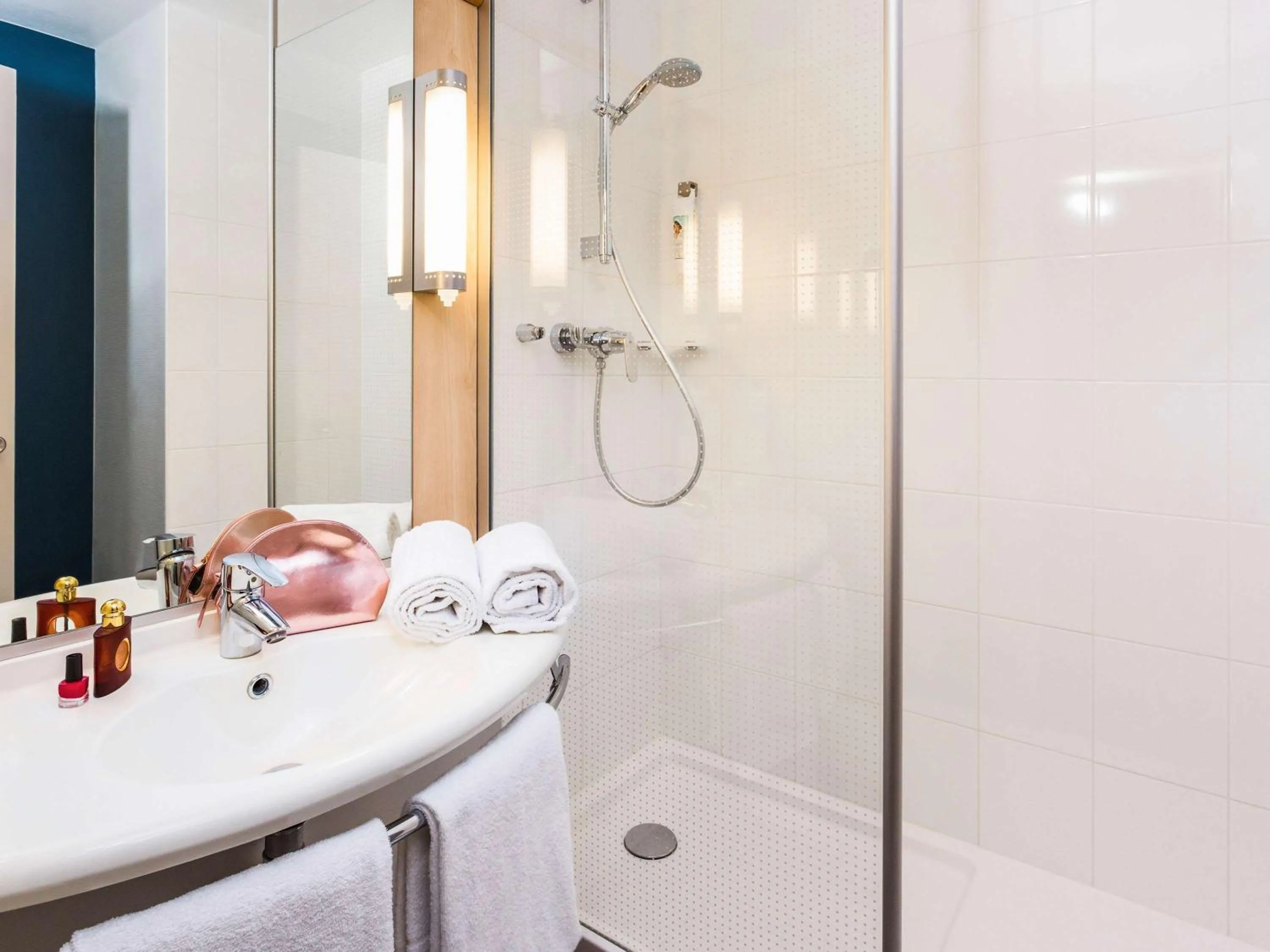 Photo of the whole room in Ibis Paris Nord Villepinte Parc des Expositions