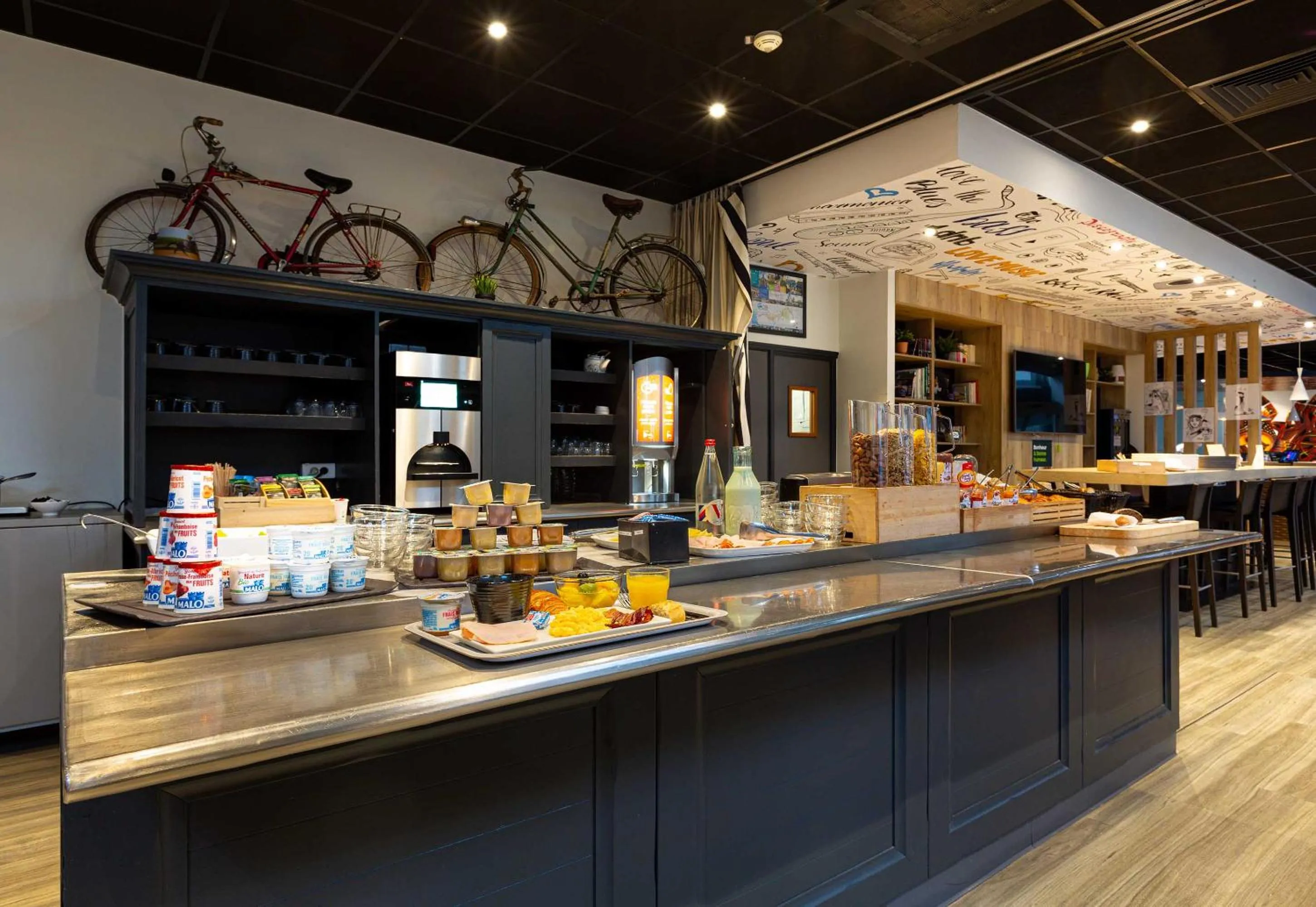 Breakfast in B&B HOTEL Orléans Centre Foch