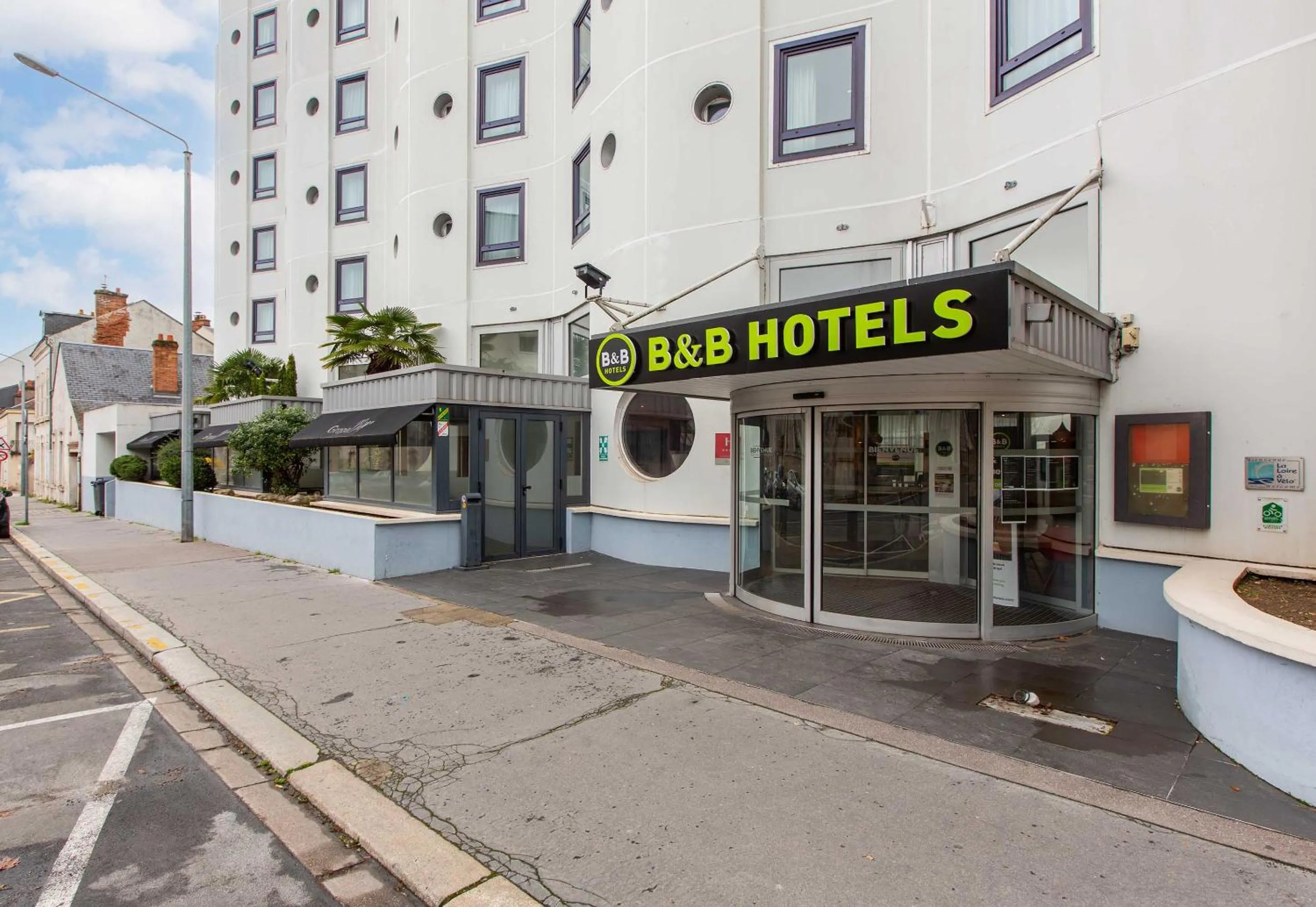 Property building in B&B HOTEL Orléans Centre Foch