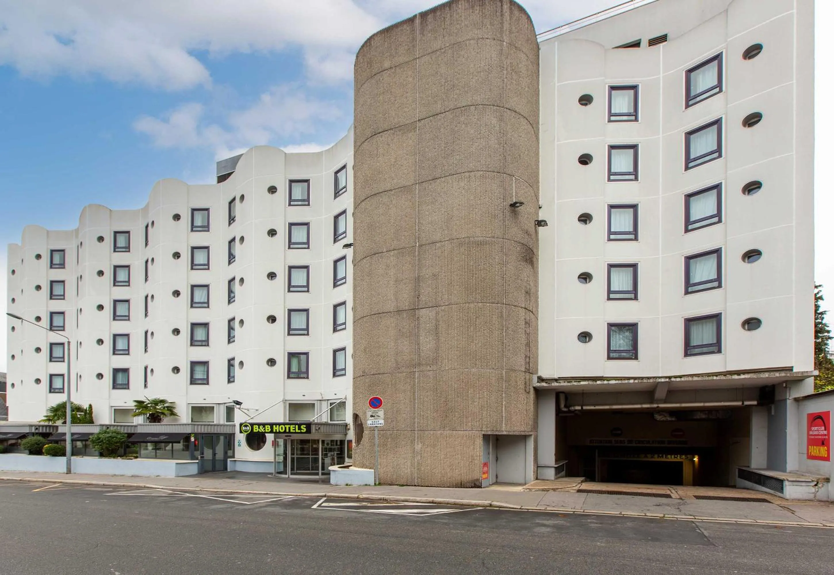 Property building in B&B HOTEL Orléans Centre Foch