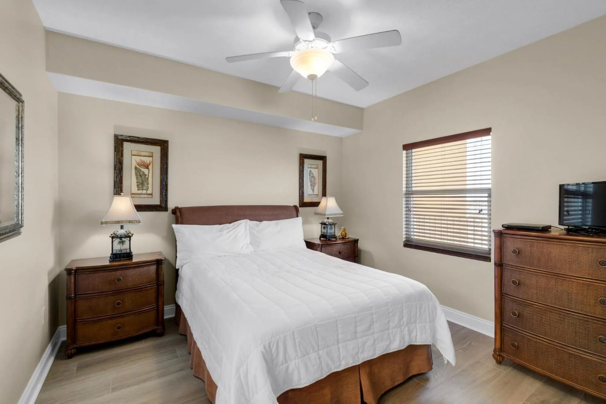 Bed in Treasure Island 1003