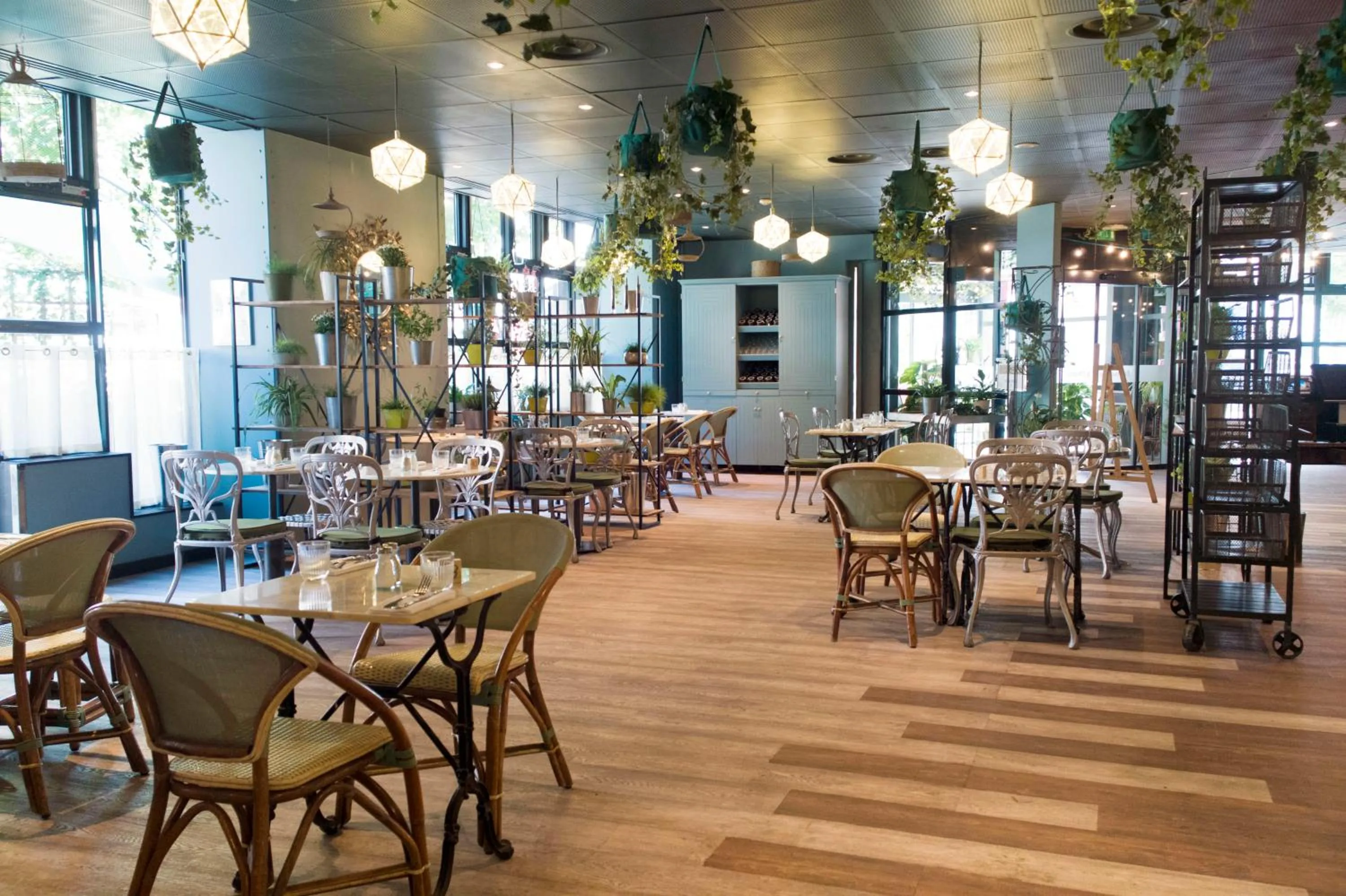 Restaurant/places to eat in ibis Paris Bastille Opera