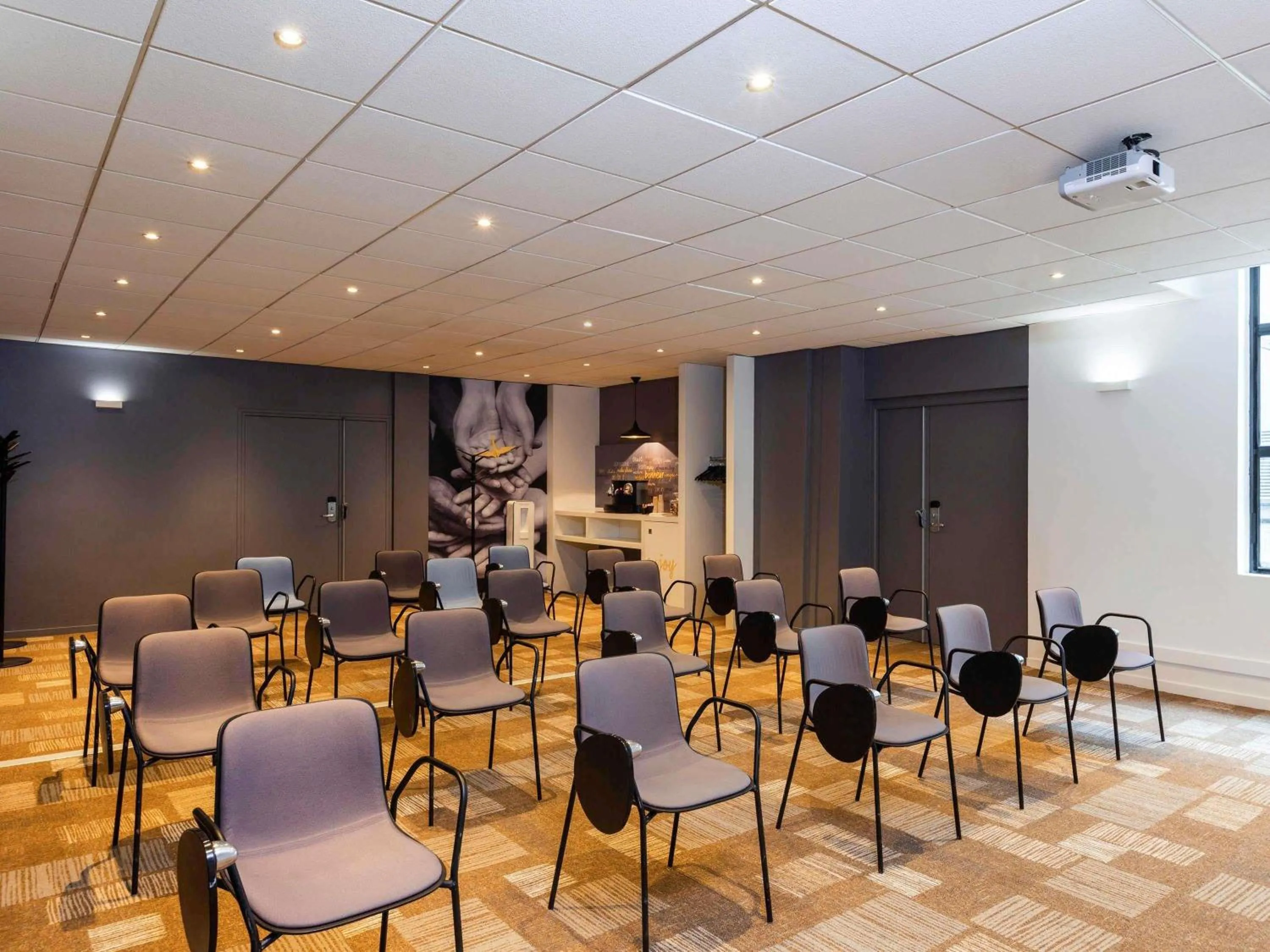 Meeting/conference room in ibis Paris Bastille Opera