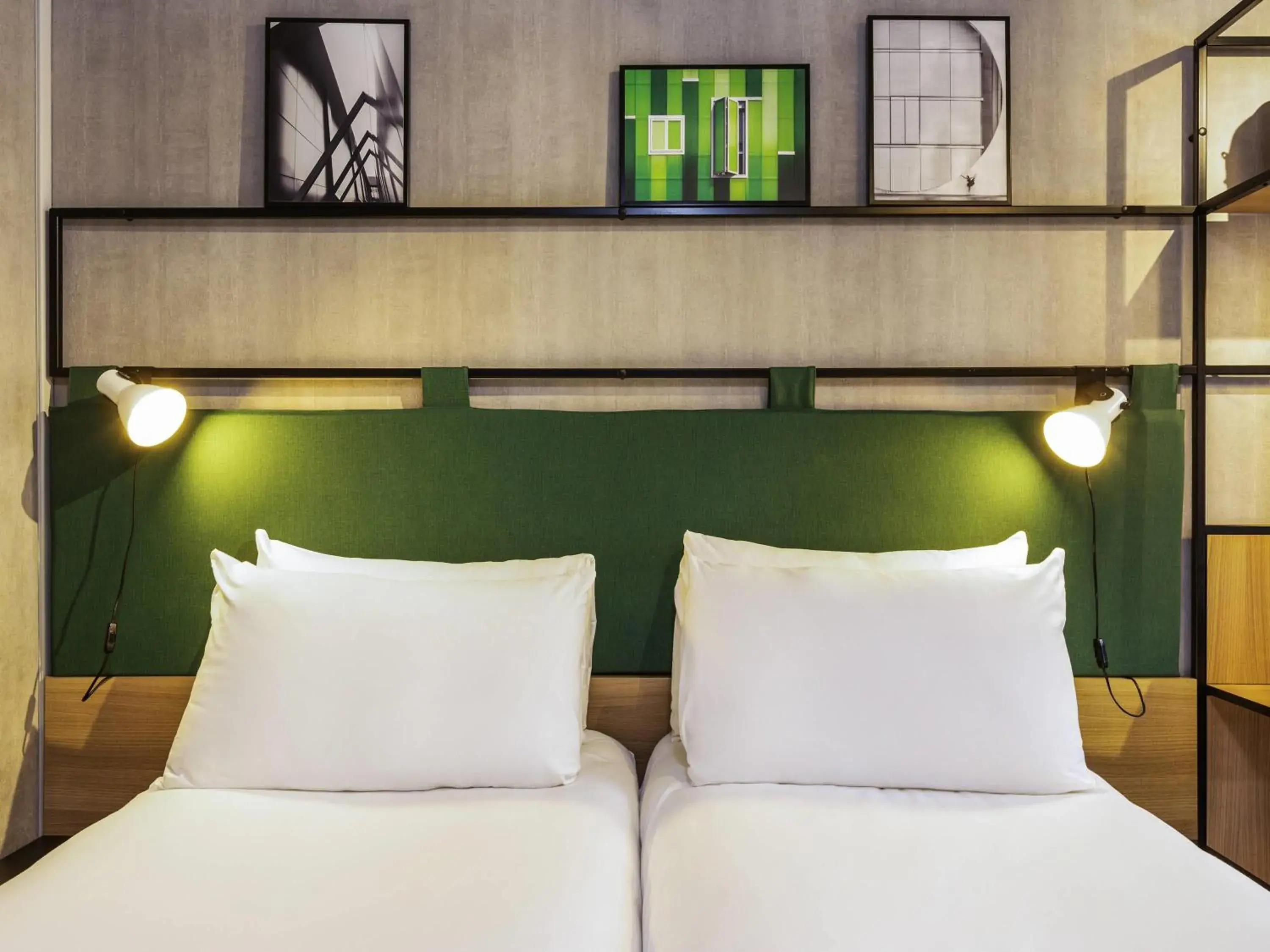 Standard Twin Room in ibis Paris Bastille Opera Standard Twin Room in ibis Paris Bastille Opera