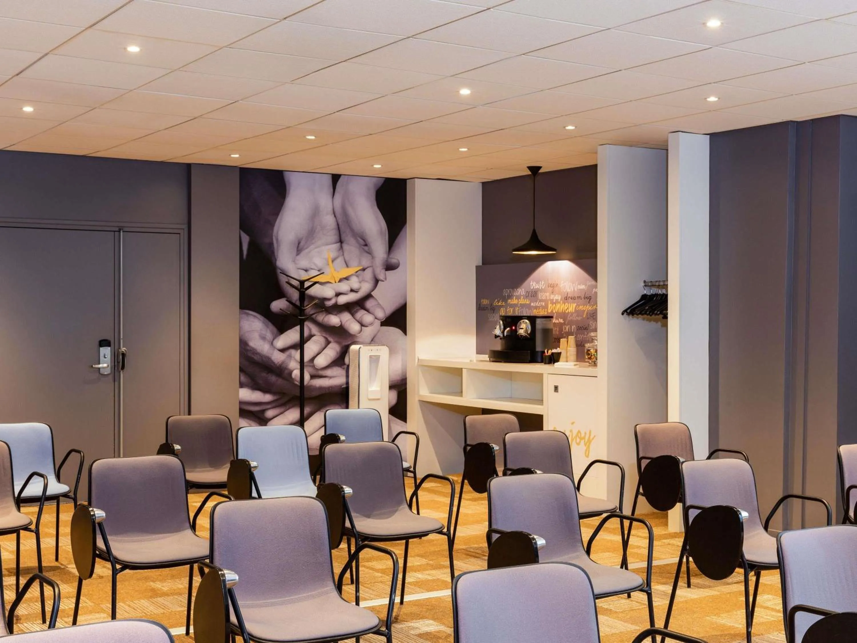 Meeting/conference room in ibis Paris Bastille Opera