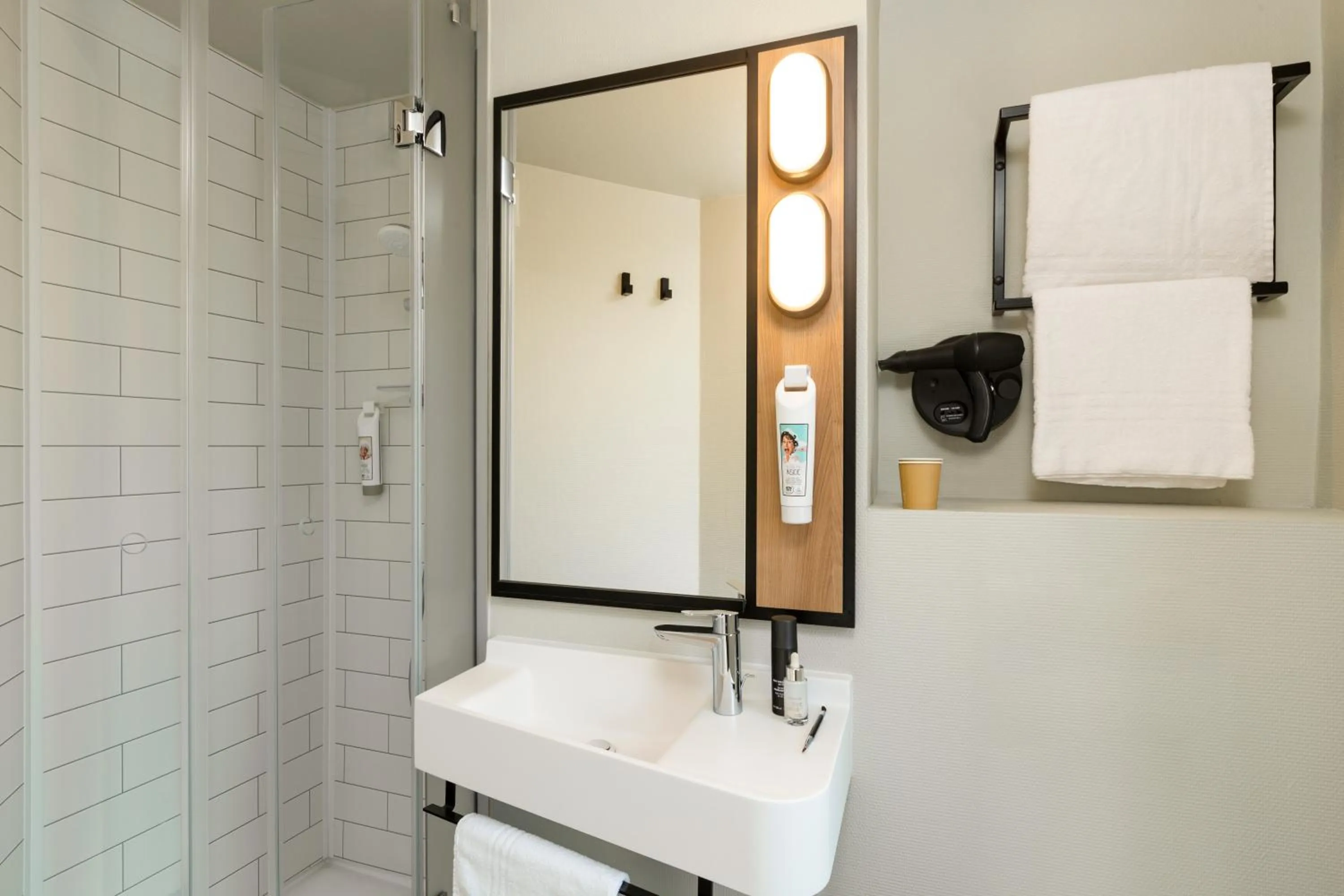 Bathroom in ibis Paris Bastille Opera