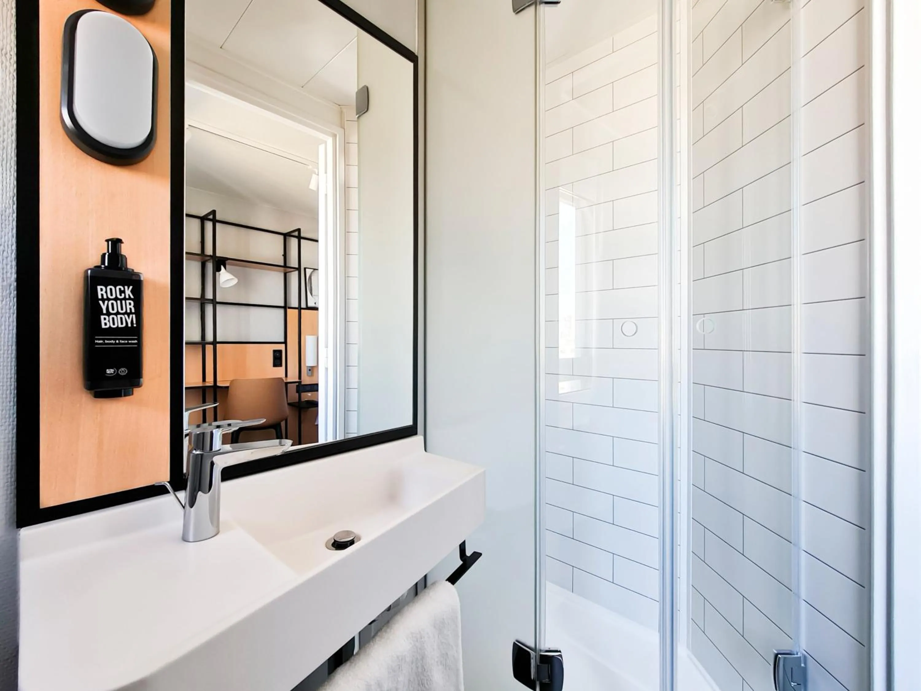 Bathroom in ibis Paris Bastille Opera