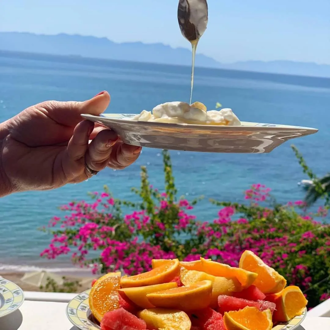 Breakfast in Ilaira Apartments