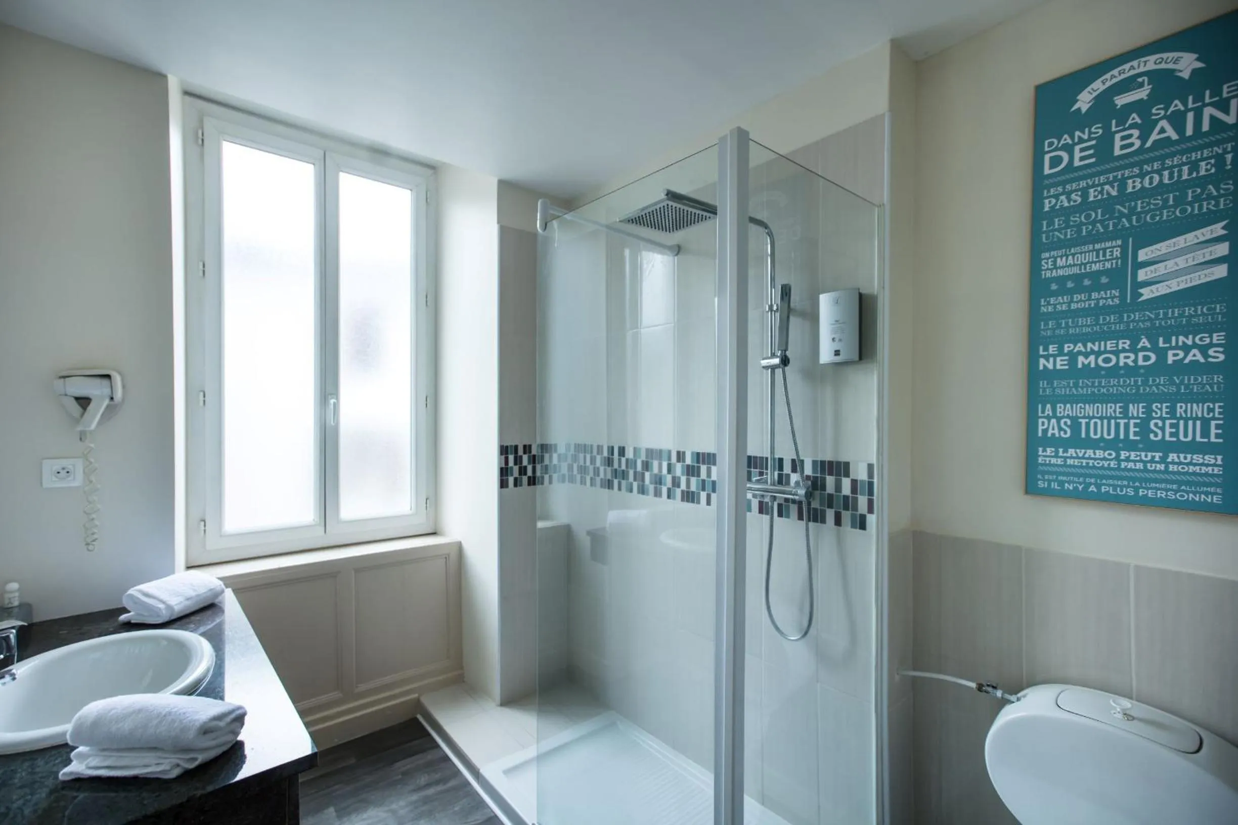 Bathroom in Logis Le Relais de Fusies