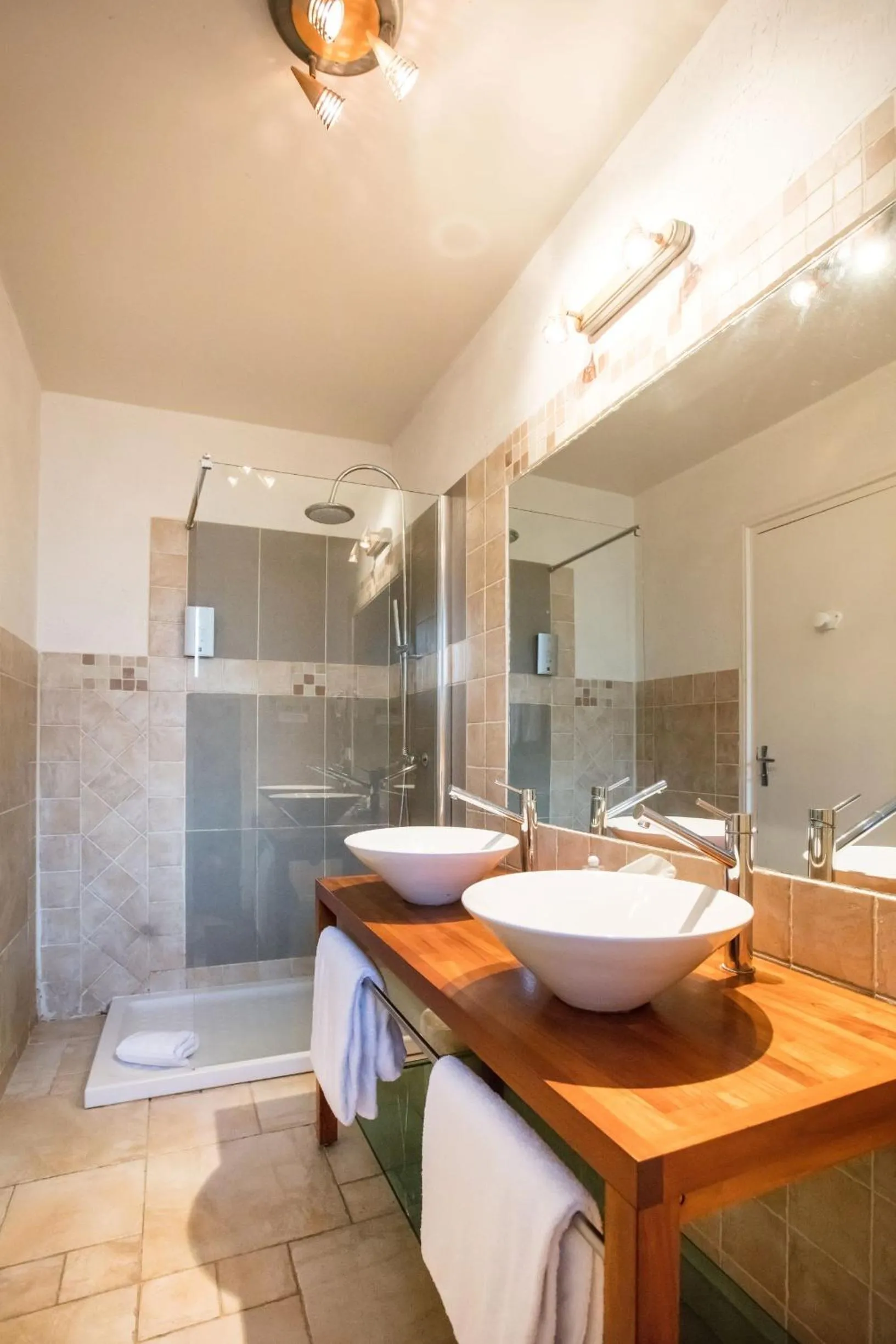 Bathroom in Logis Le Relais de Fusies