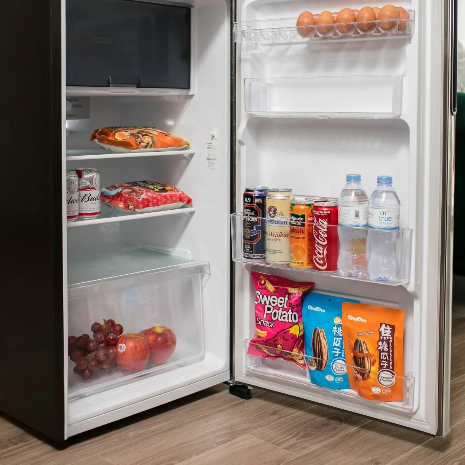 minibar in Draha Halong Hotel - Serenity, Charm and Nature - Preferred by Western Travelers