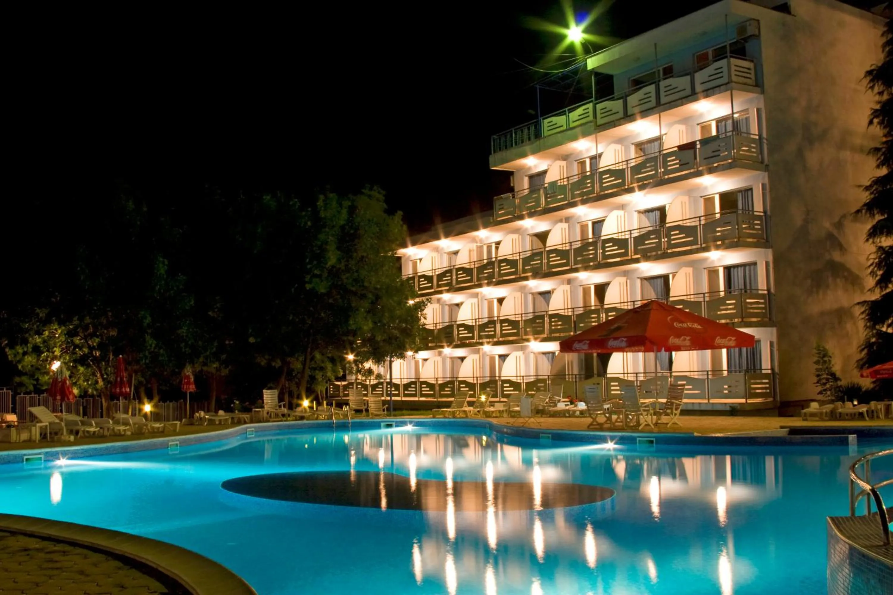 Swimming pool in Belitsa Hotel