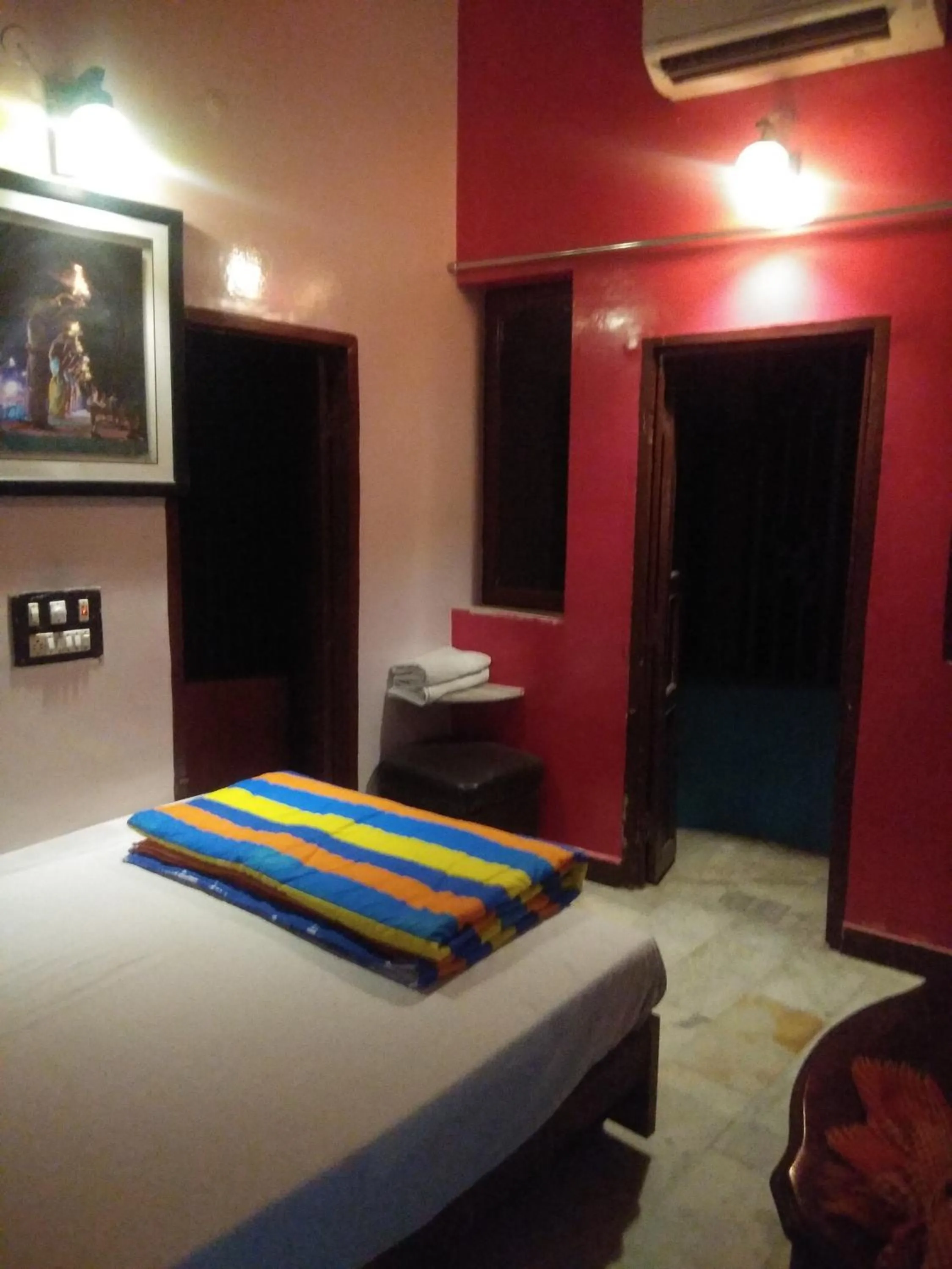 Bed in Shiva Guest House