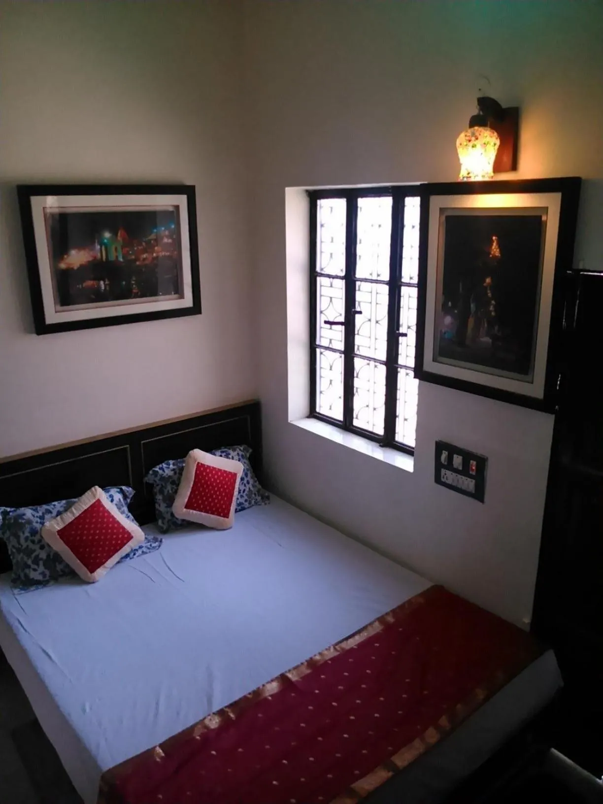 Bed in Shiva Guest House