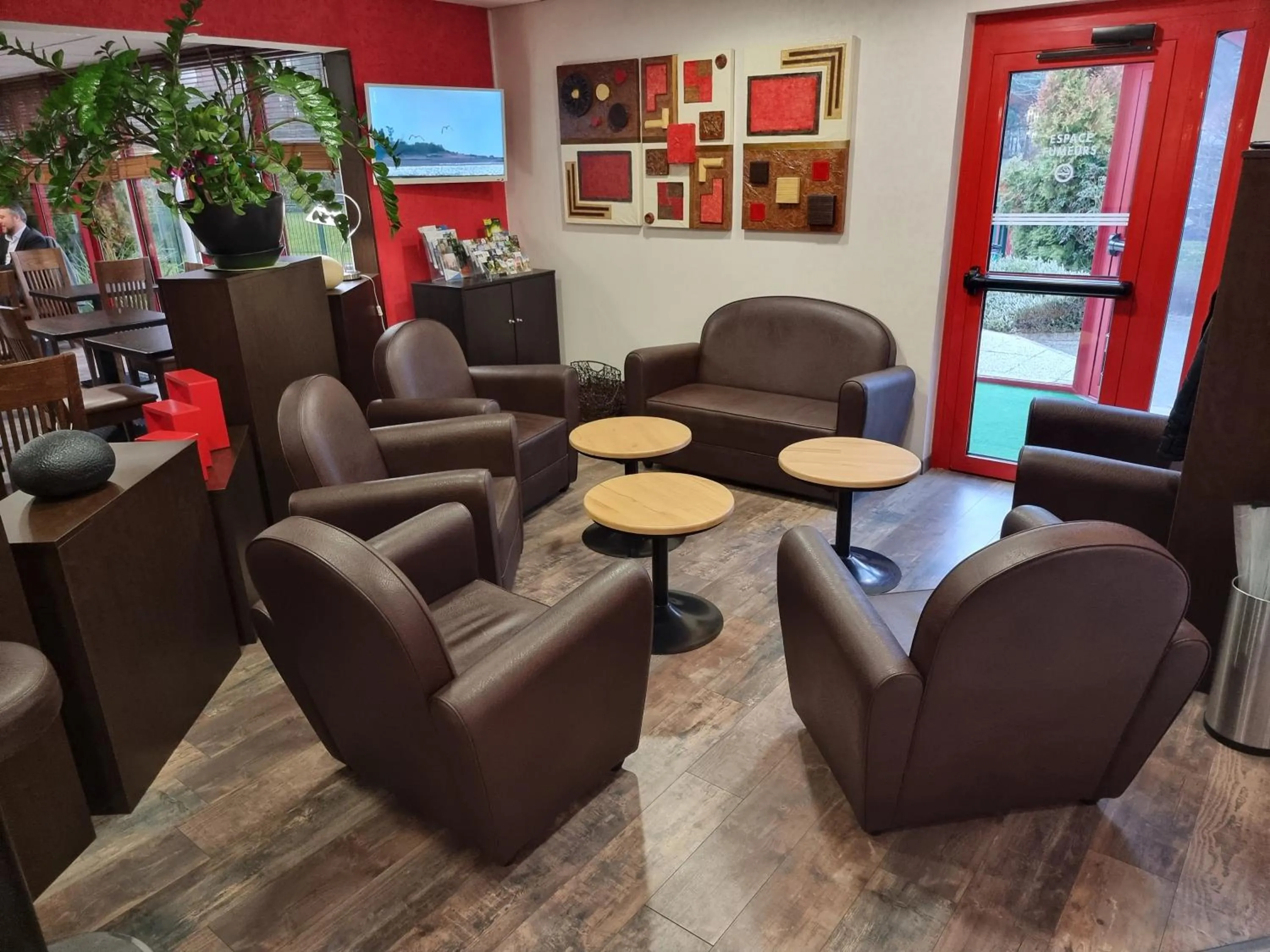 Living room in The Originals City, Hôtel Éden, Rouen Nord