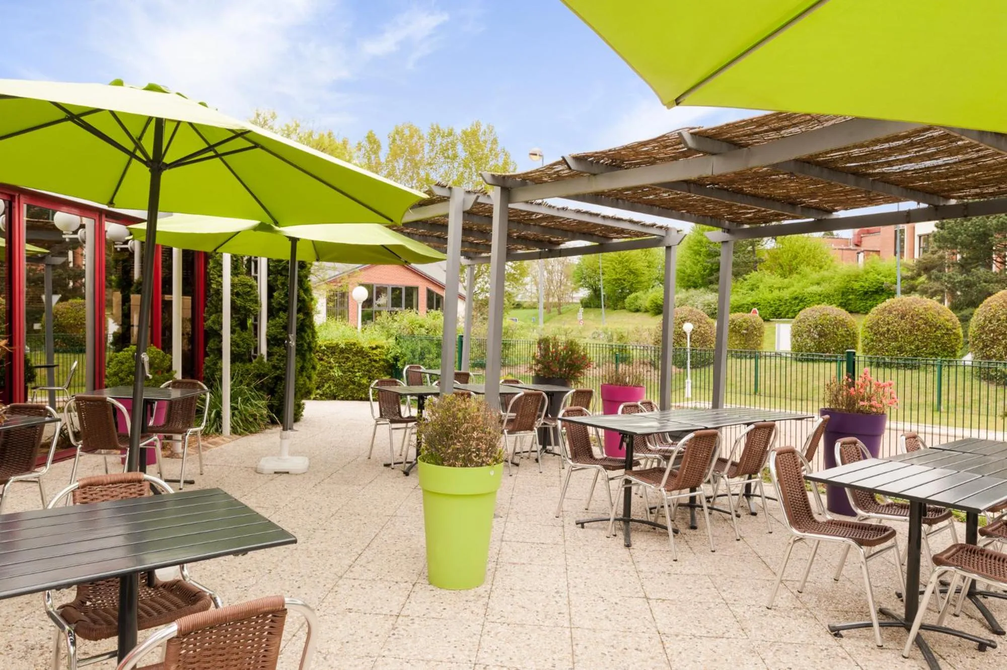 Patio in The Originals City, Hôtel Éden, Rouen Nord
