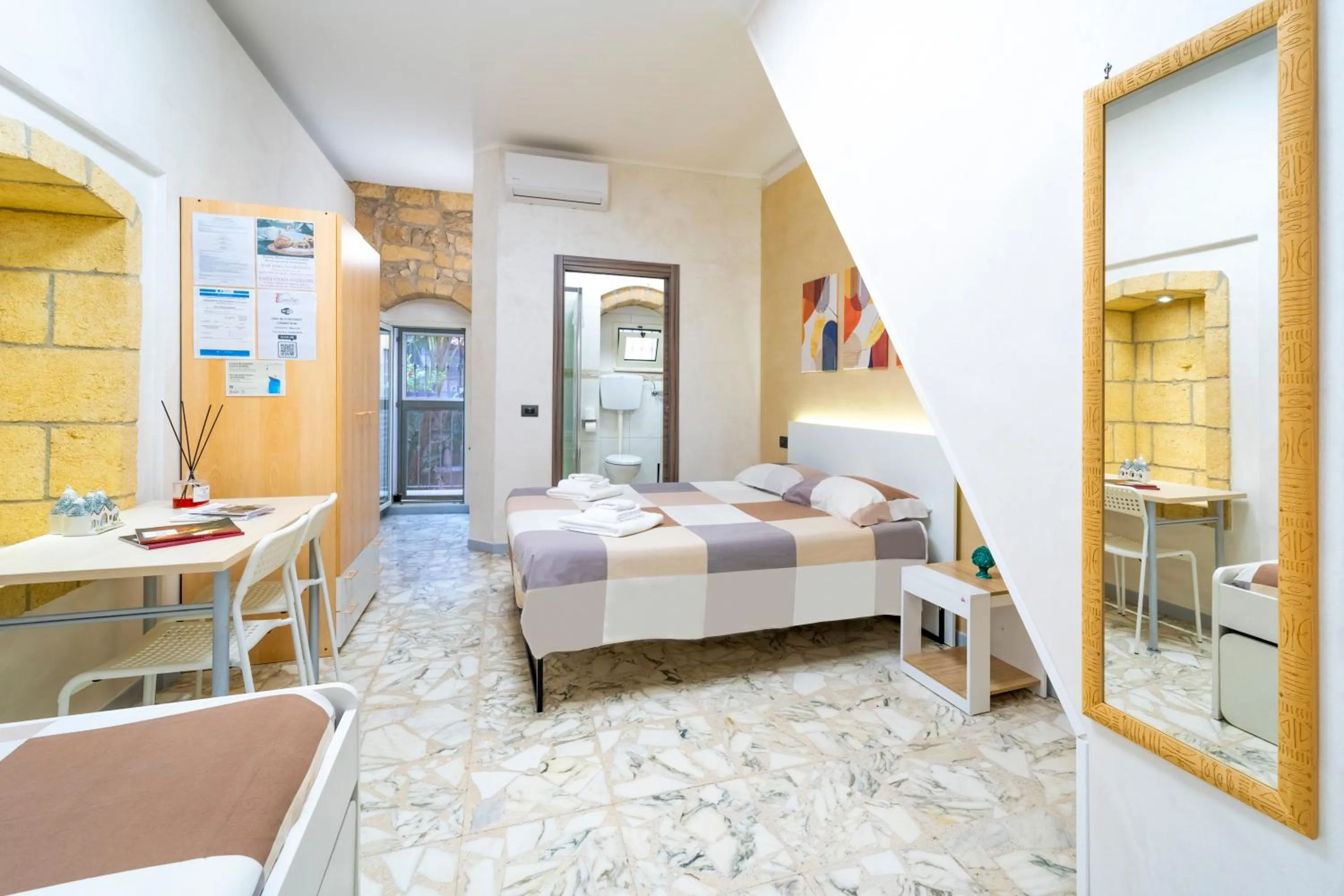 Photo of the whole room, Bed in B&B Eraclio