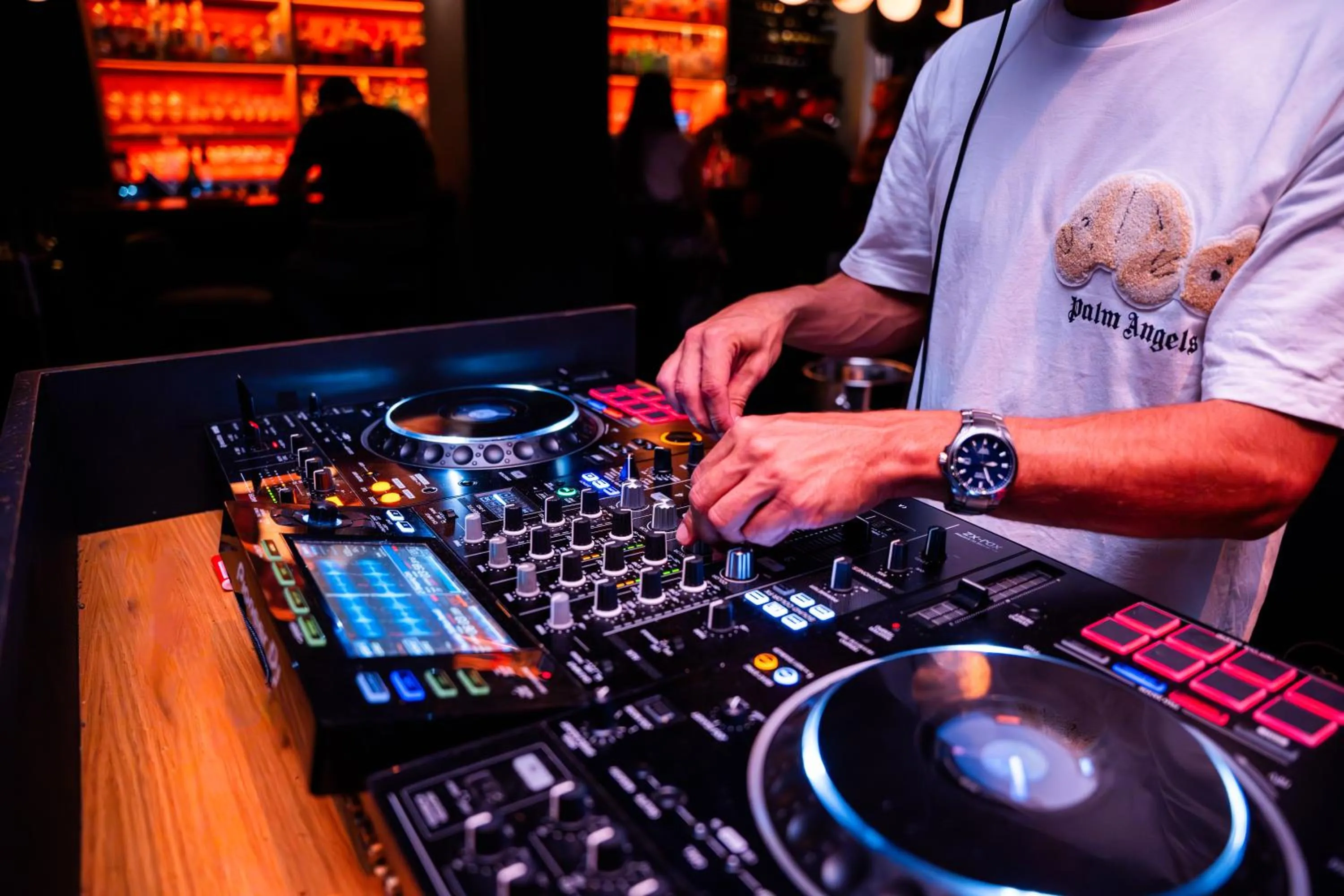 Restaurant/places to eat in Urbanica Euclid