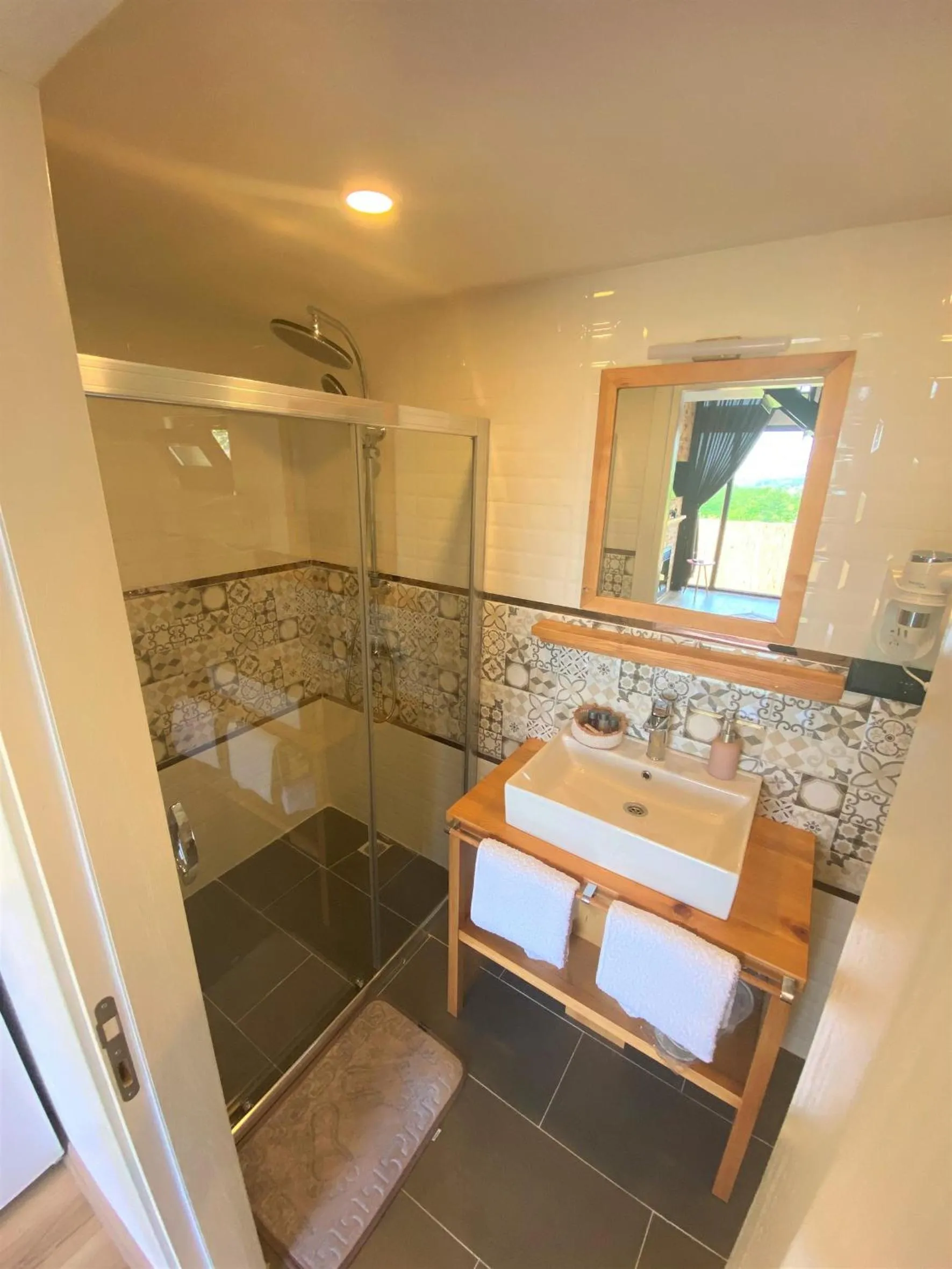 Rif Sapanca - Adult Only