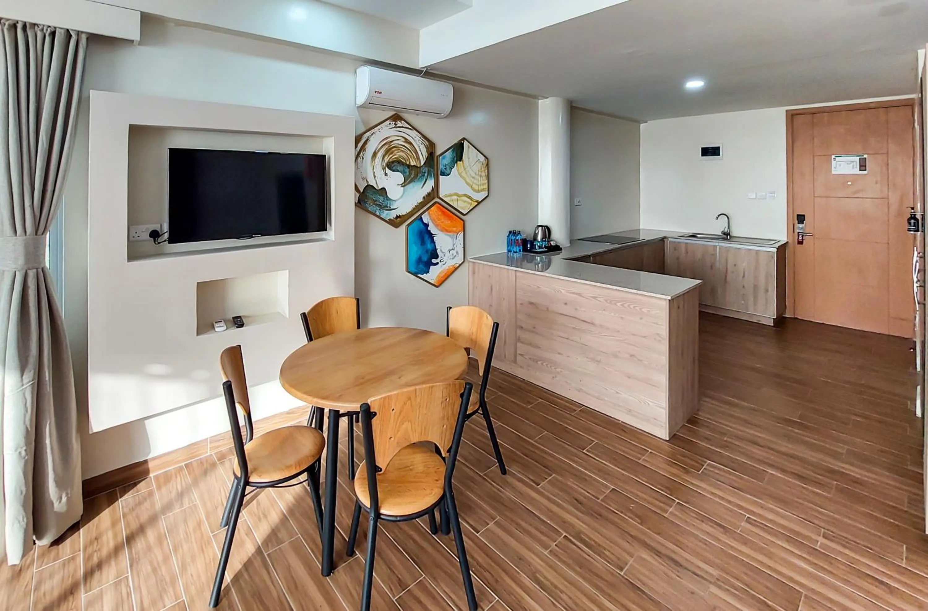 TV and multimedia in PrideInn Plaza Nairobi Airport