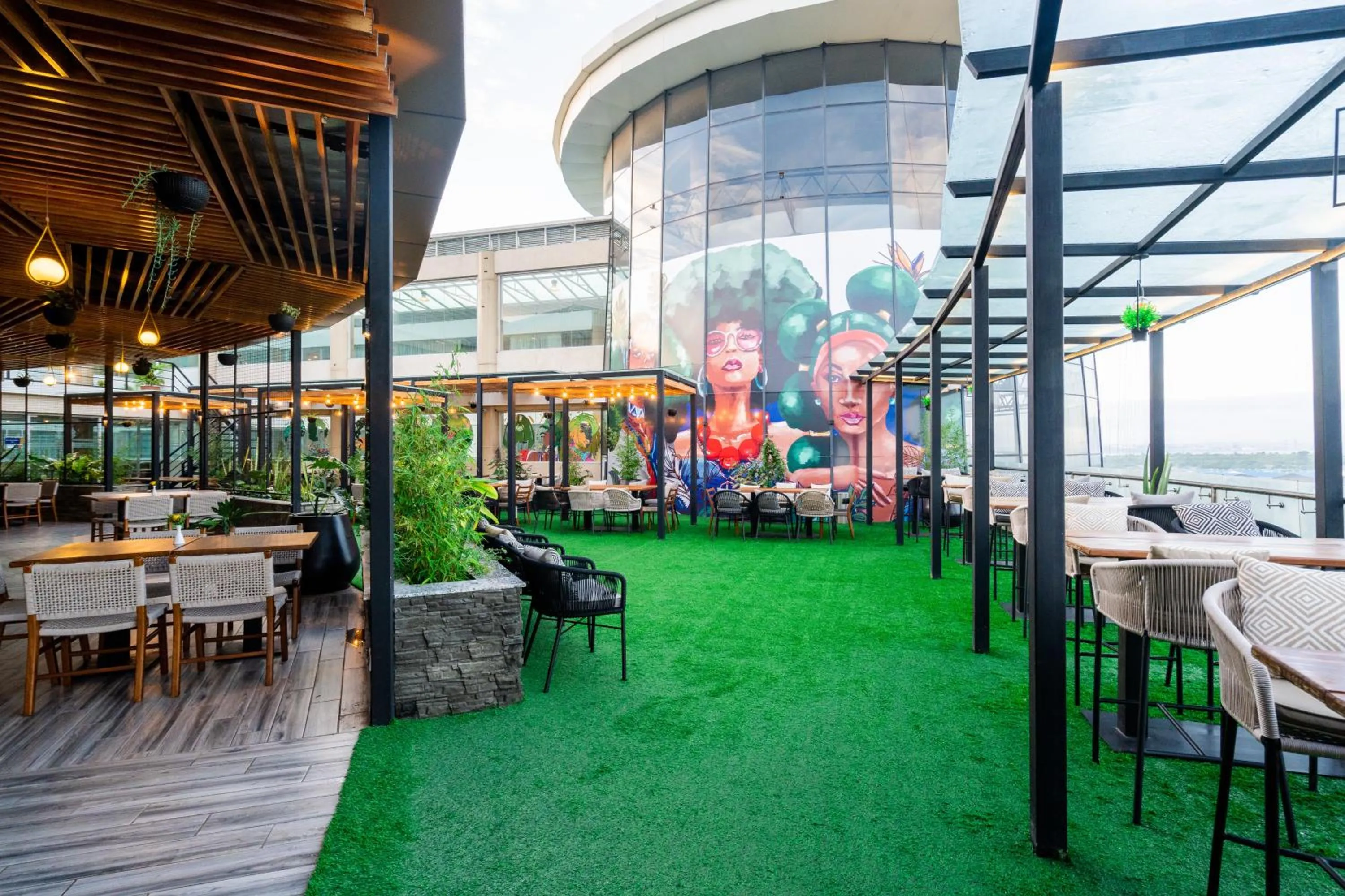 Restaurant/places to eat in PrideInn Plaza Nairobi Airport