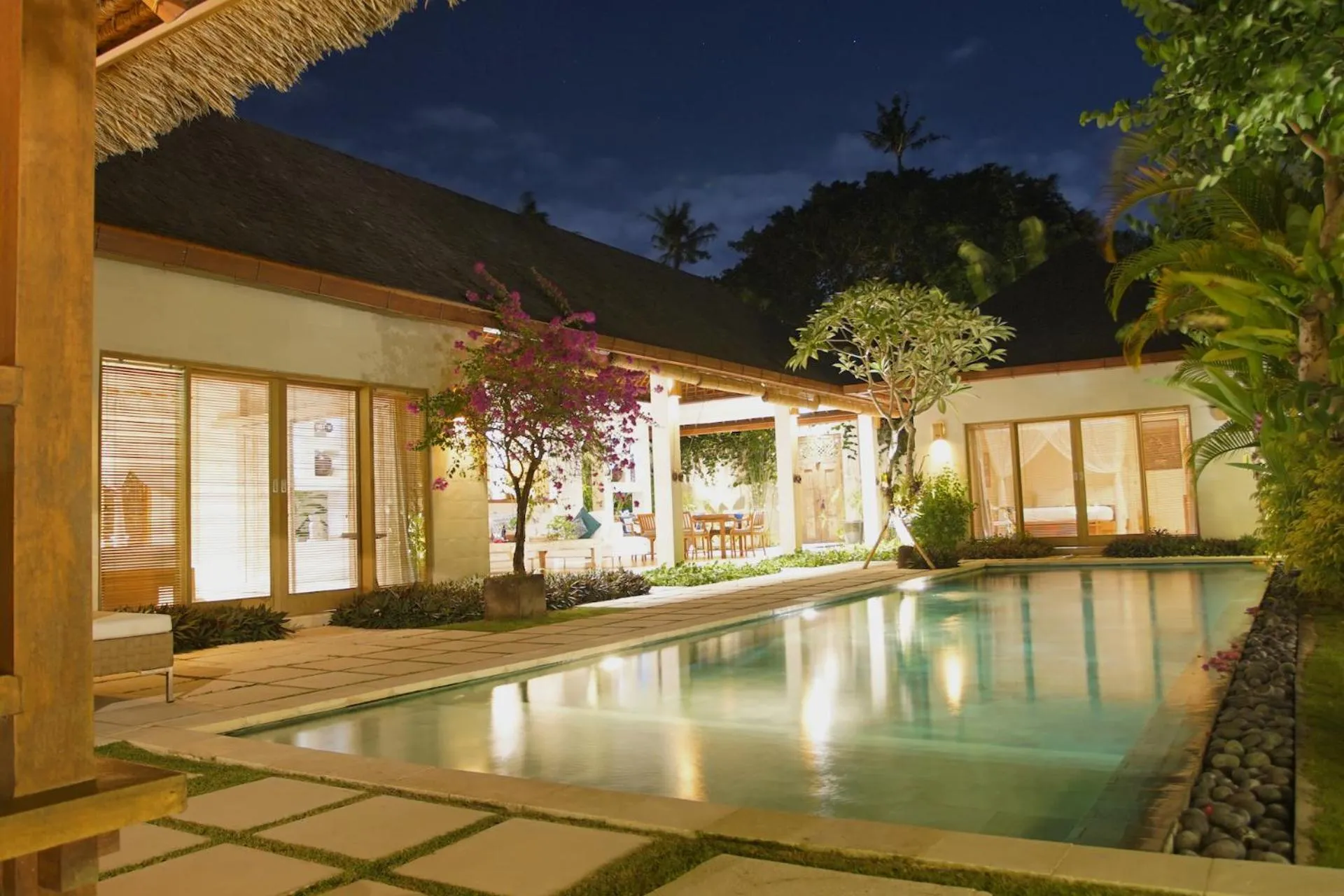 Night in Villa Bali Asri Batubelig