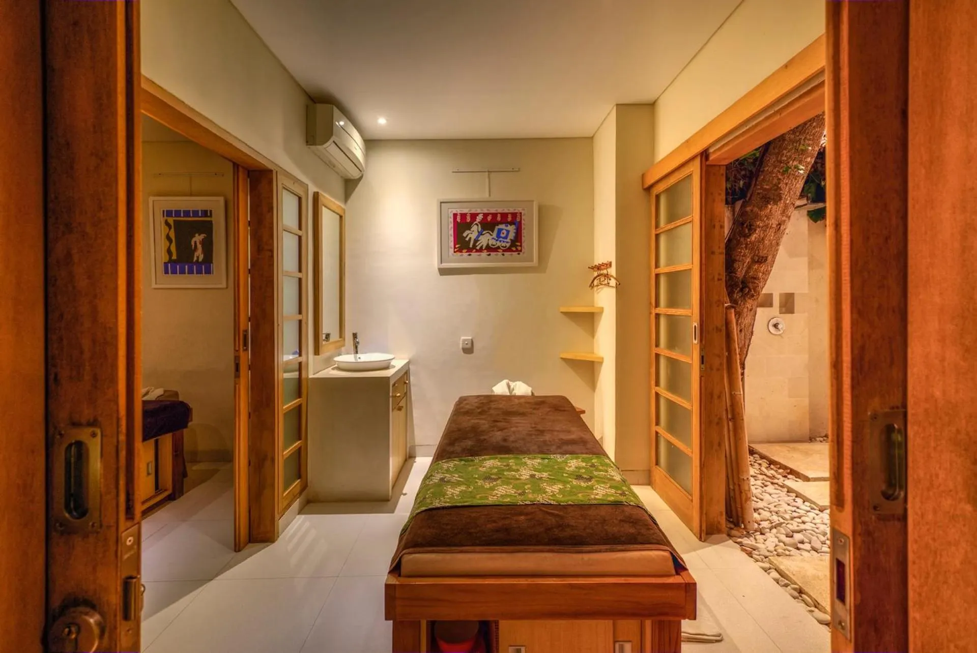 Massage, Bed in Villa Bali Asri Batubelig