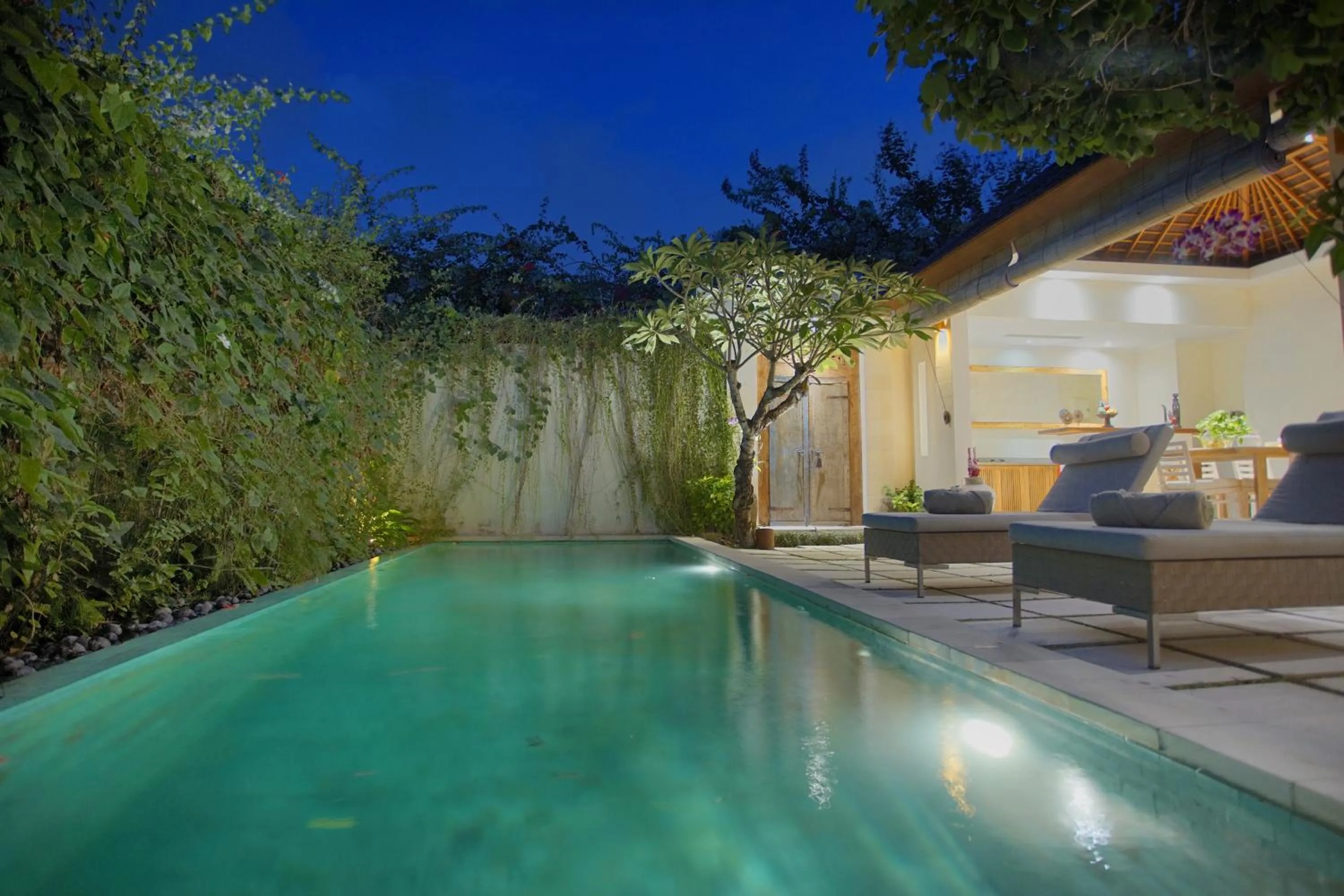 Night in Villa Bali Asri Batubelig