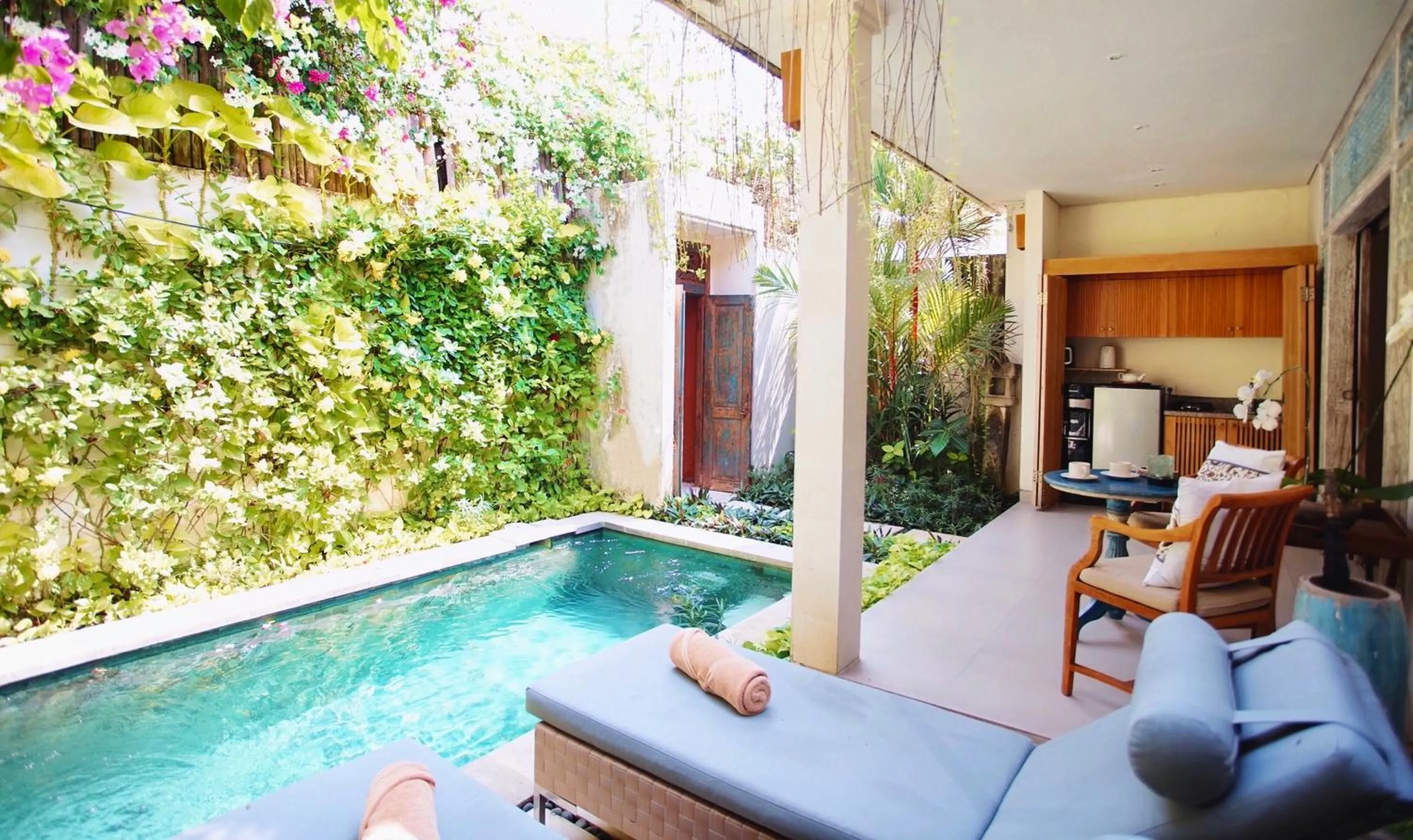 Kitchen or kitchenette in Villa Bali Asri Batubelig