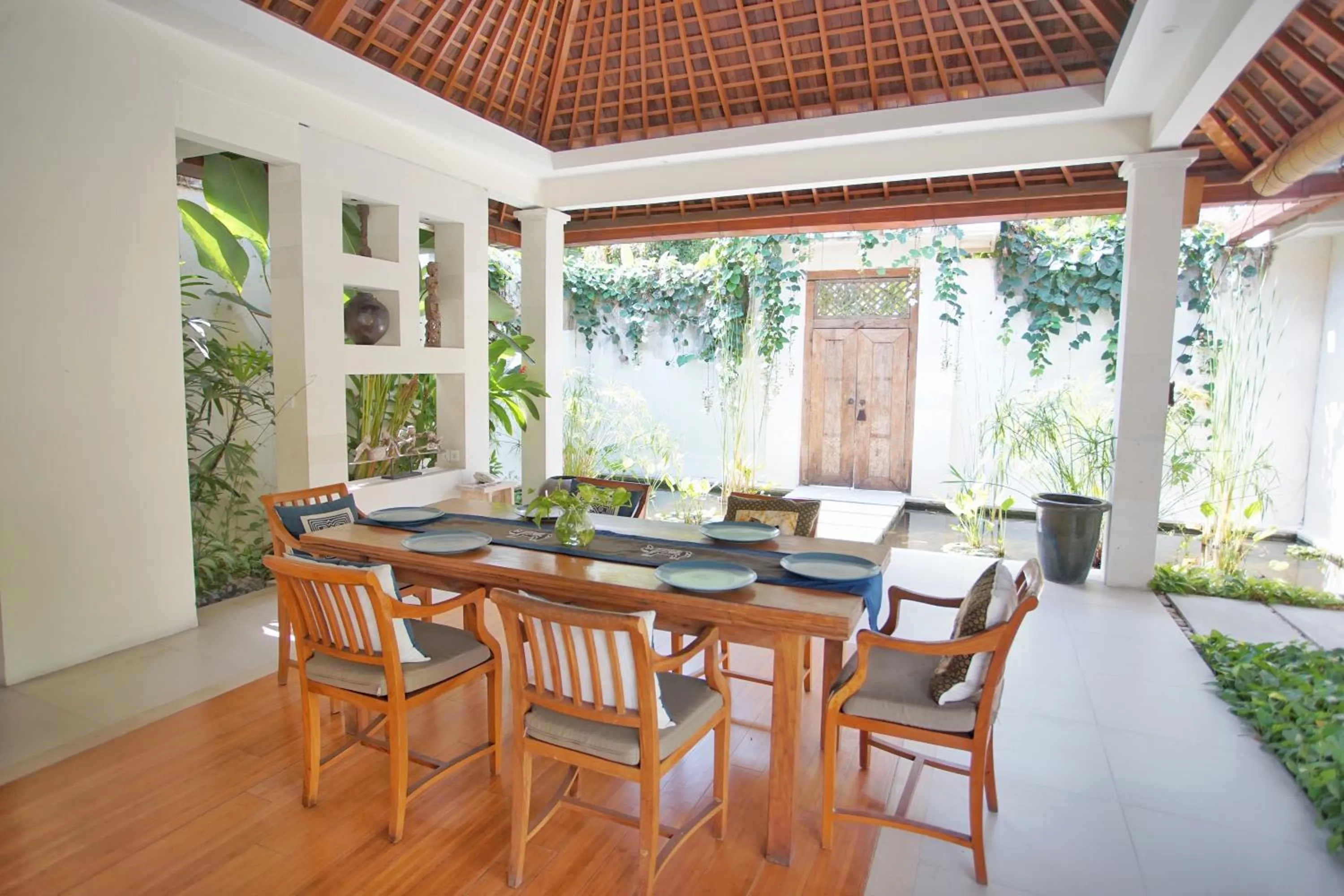 Dining area in Villa Bali Asri Batubelig