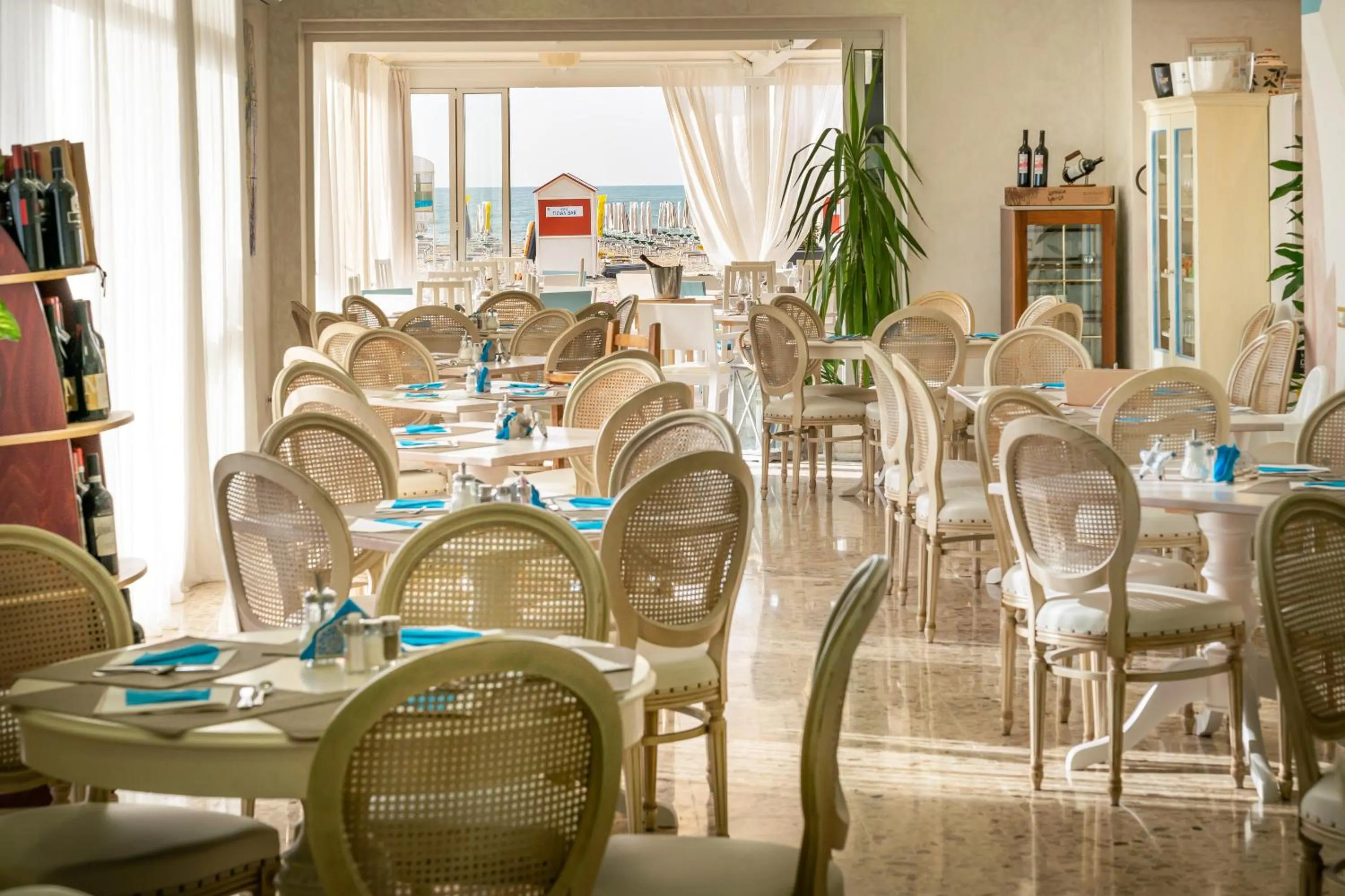Restaurant/places to eat in Hotel Tizian Beach