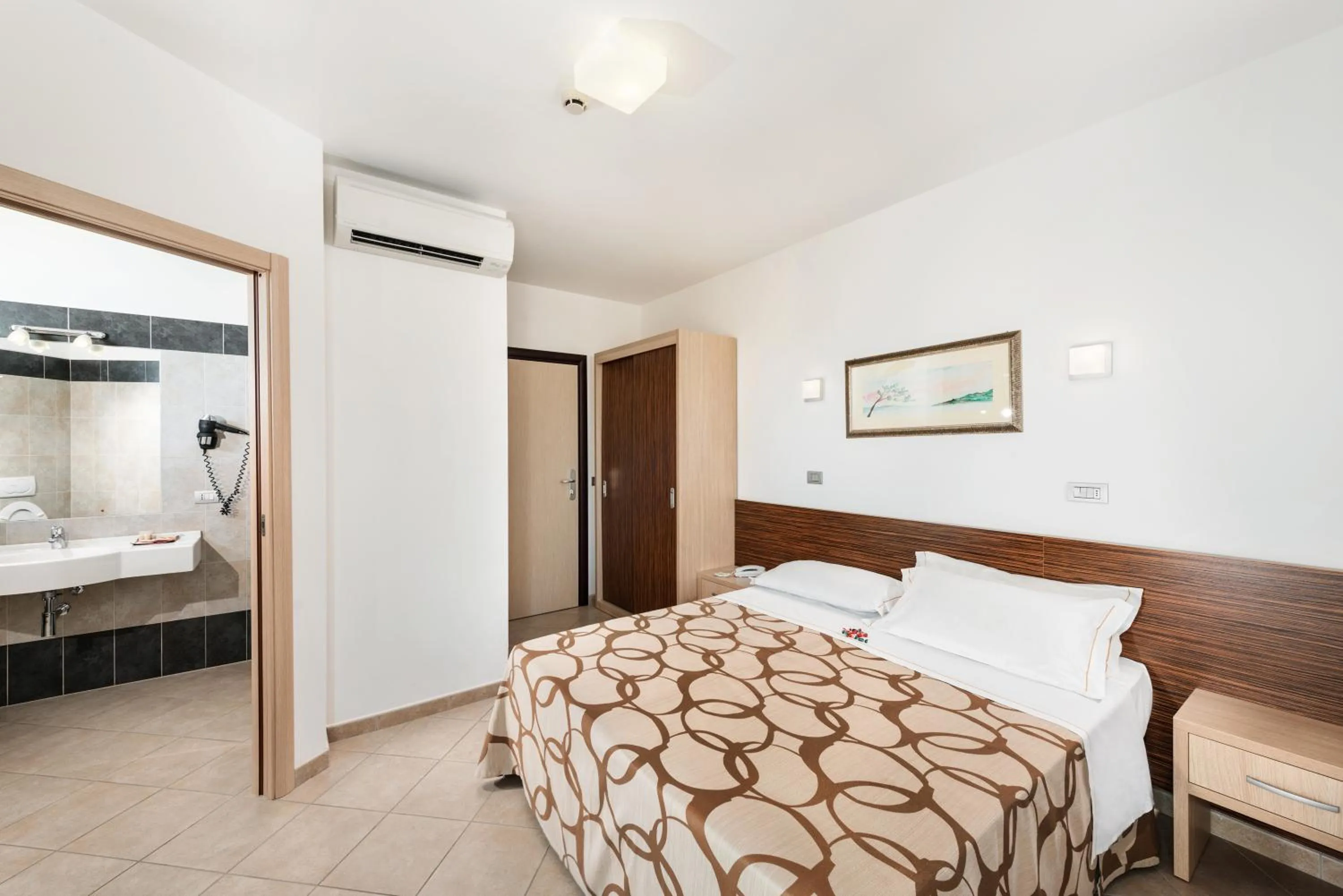 Photo of the whole room, Bed in Hotel Fenix