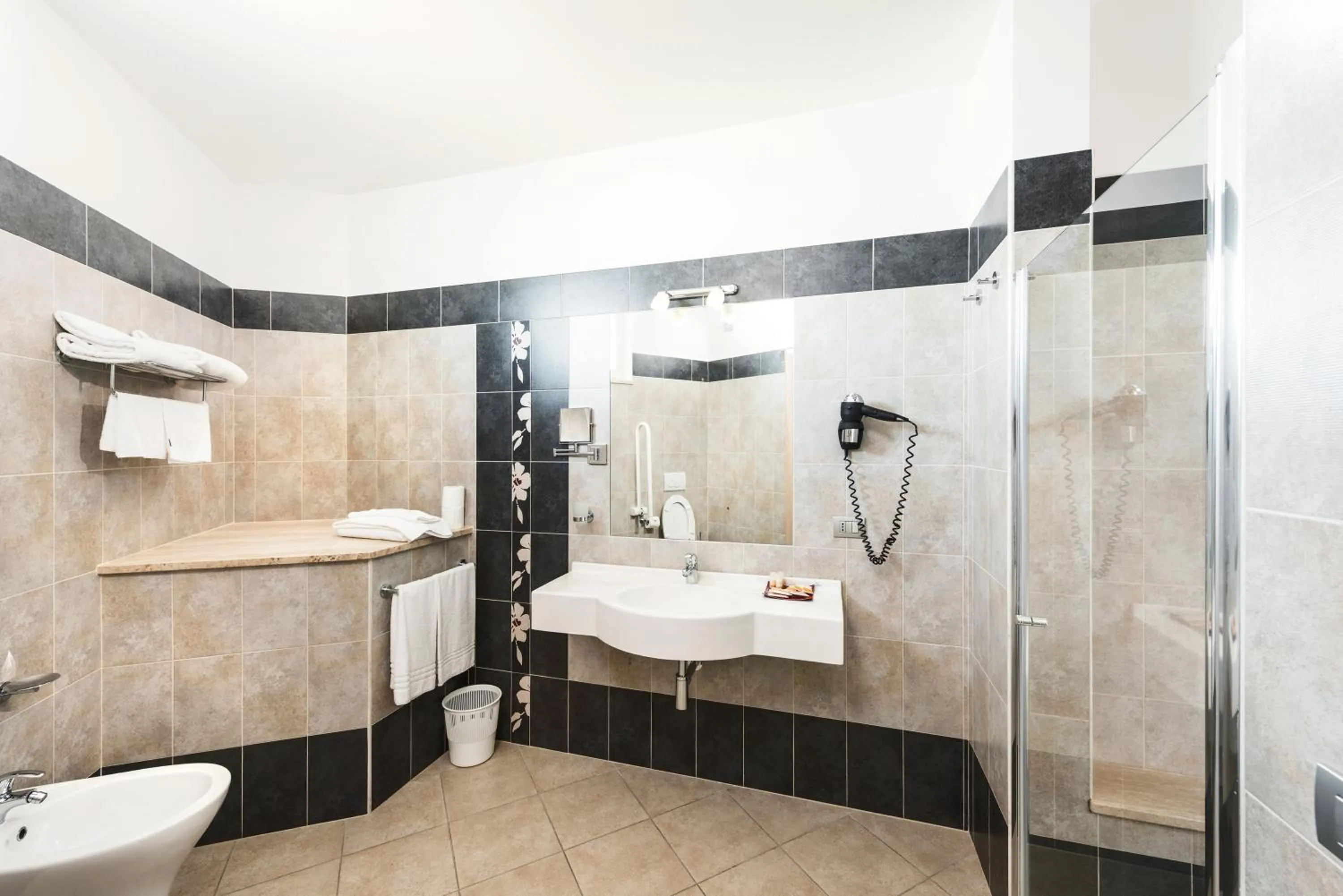 Bathroom in Hotel Fenix