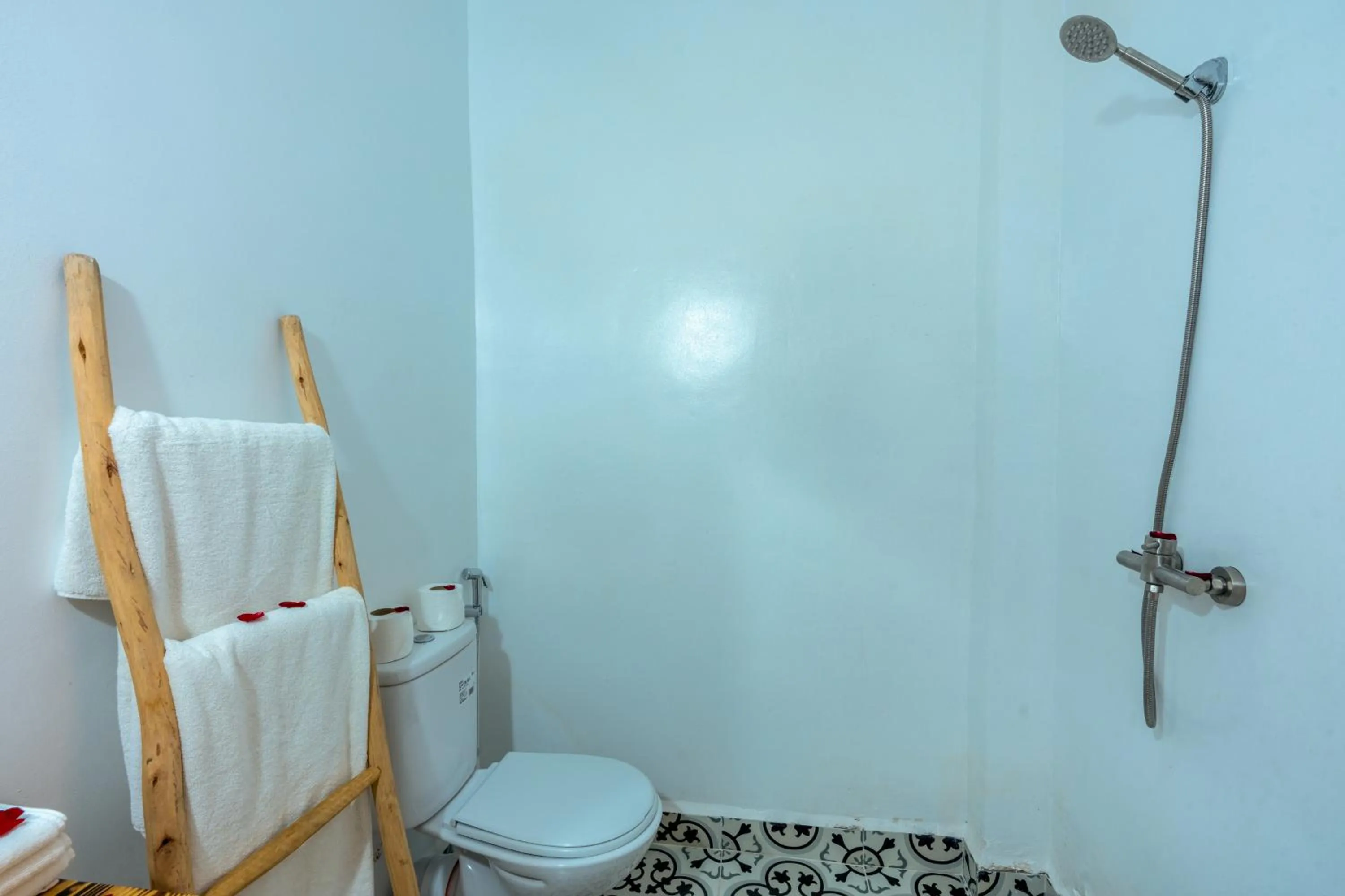 Shower in Riad des remparts Marrakech