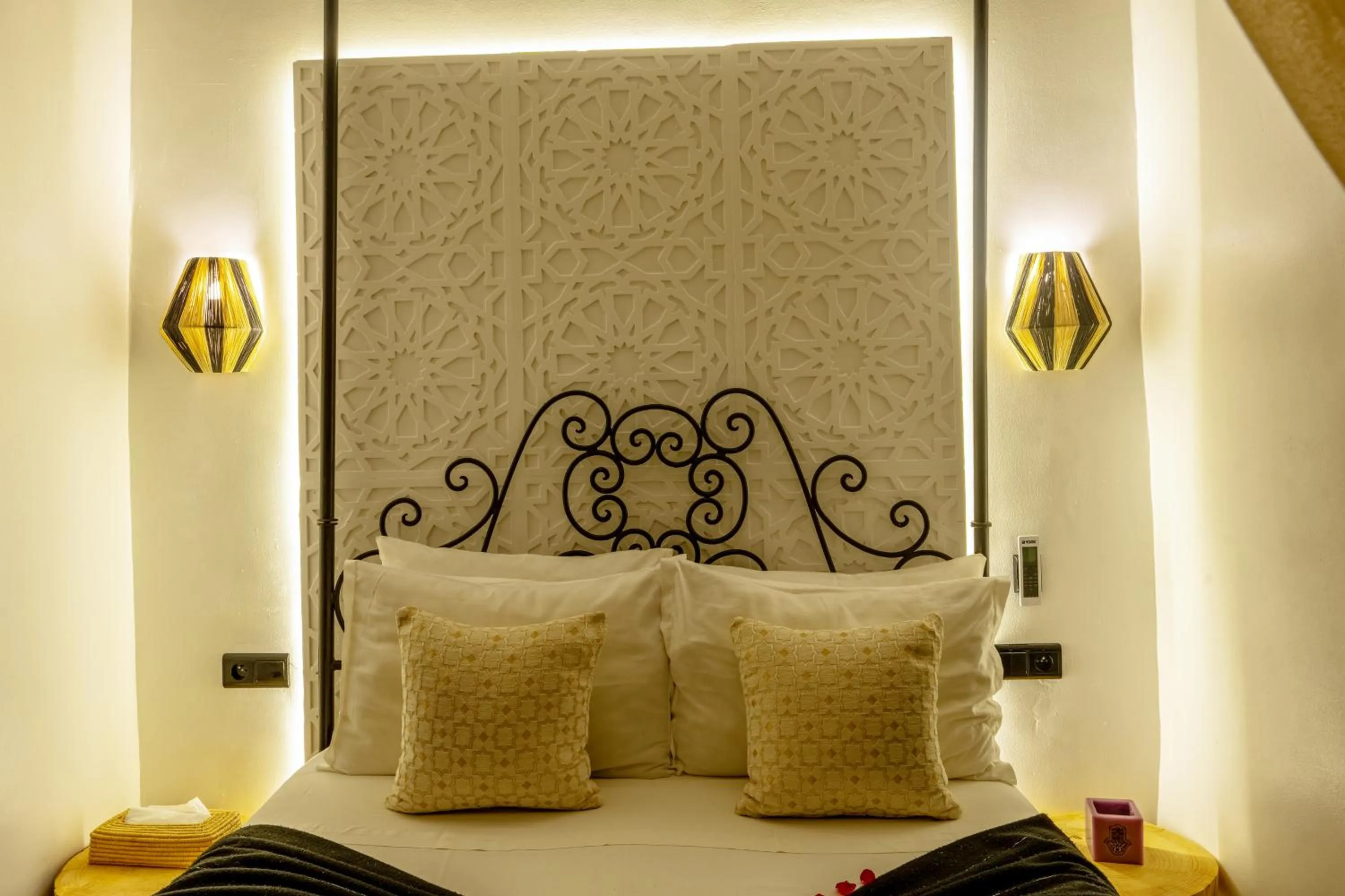 View (from property/room), Bed in Riad des remparts Marrakech