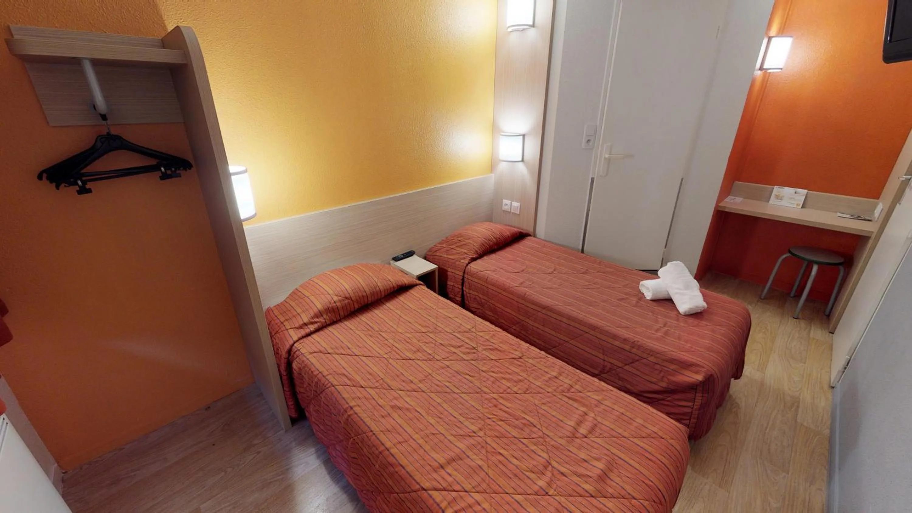 Bedroom, Bed in Premiere Classe Cambrai Proville