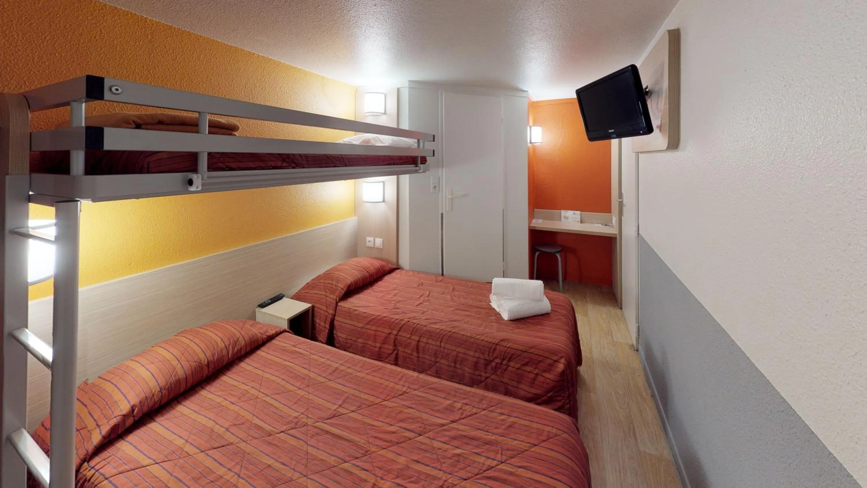 Bed in Premiere Classe Cambrai Proville