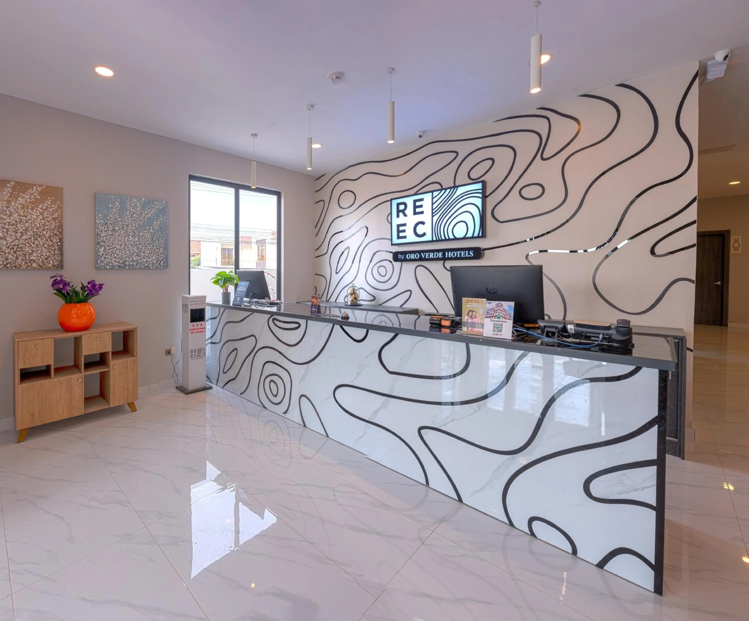 Lobby or reception in REEC Machala by Oro Verde Hotels
