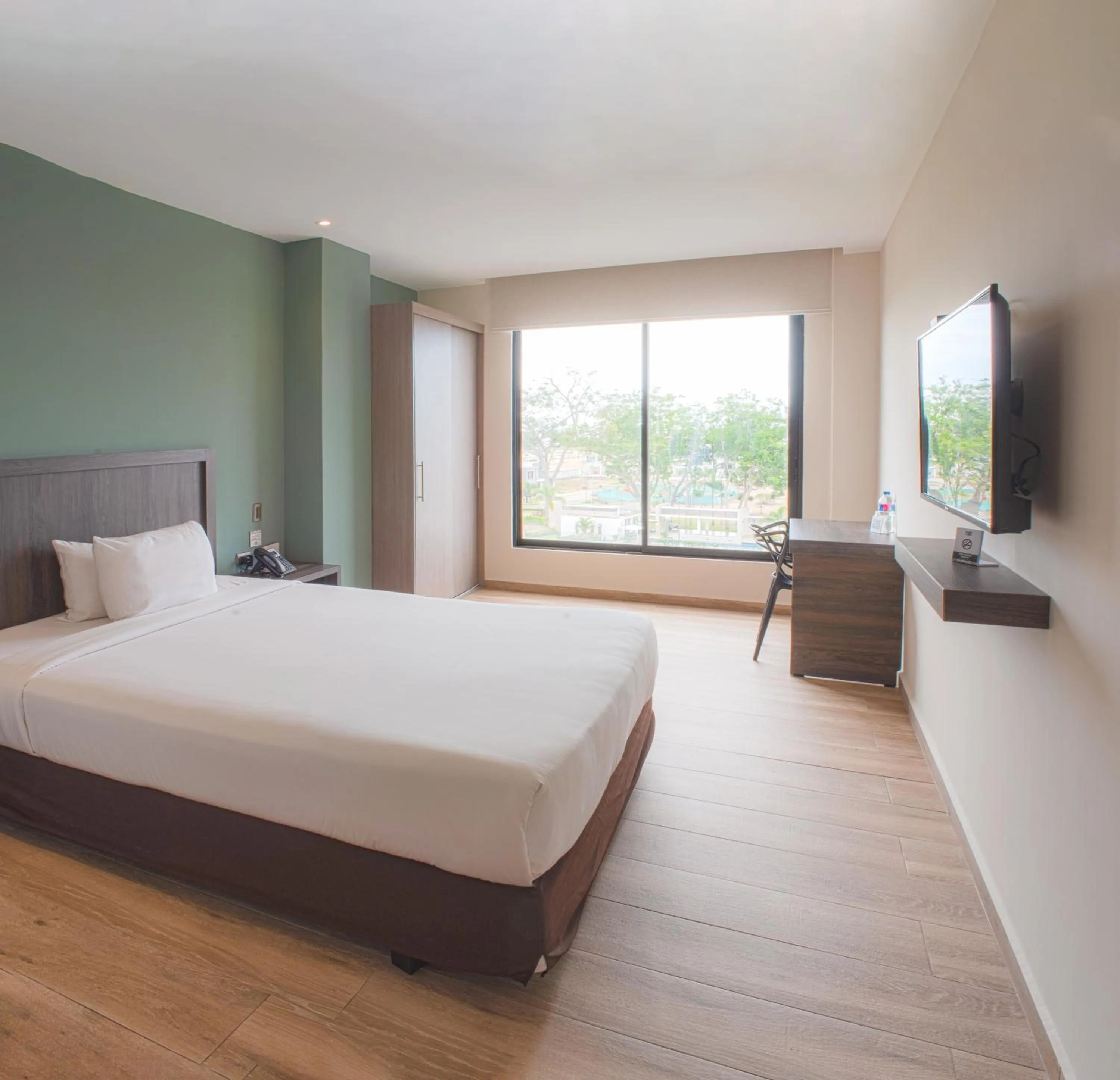 Photo of the whole room, Bed in REEC Machala by Oro Verde Hotels