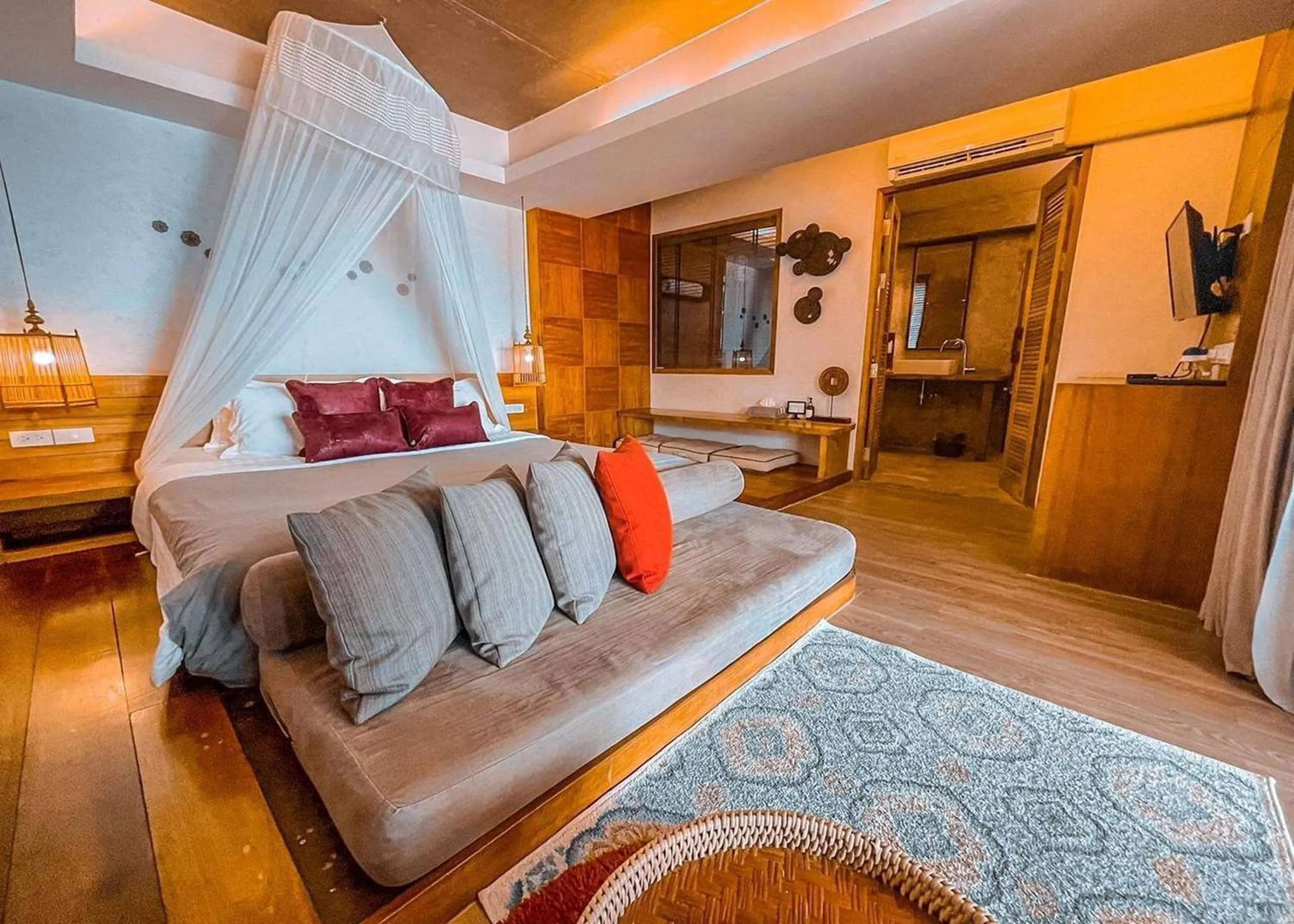 Photo of the whole room, Bed in The Parlour Krabi