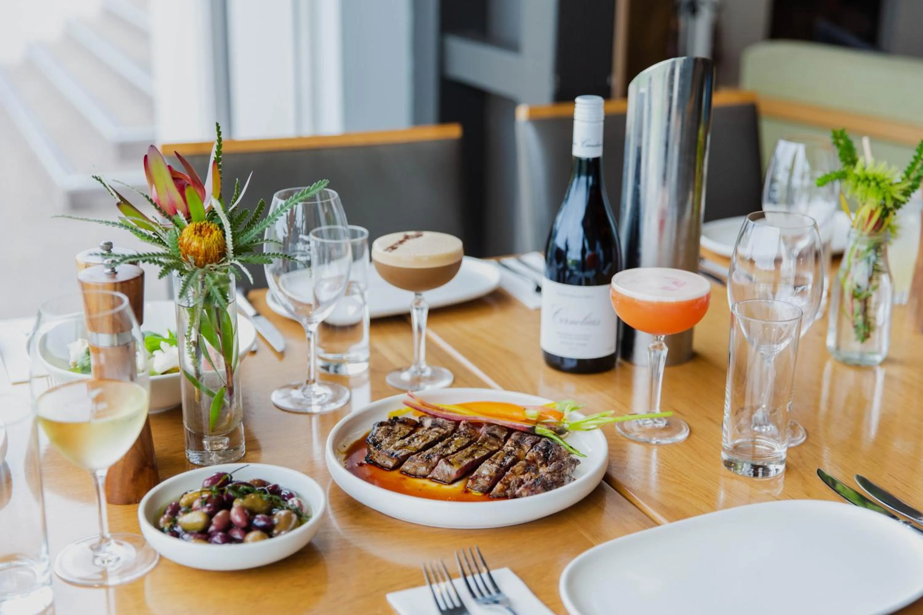 Restaurant/places to eat in 13th Beach Golf Lodges